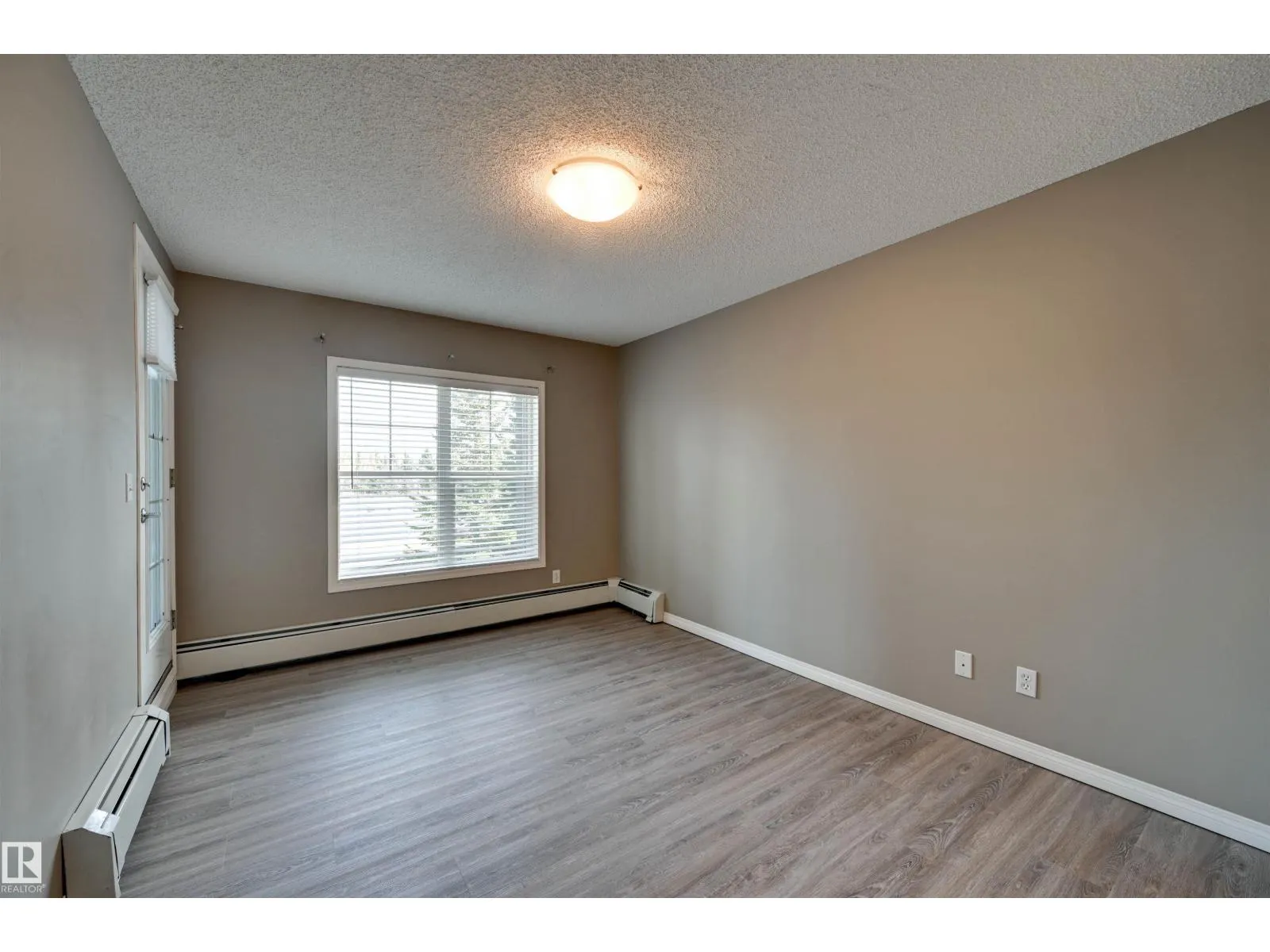 #206 616 MCALLISTER LO SW