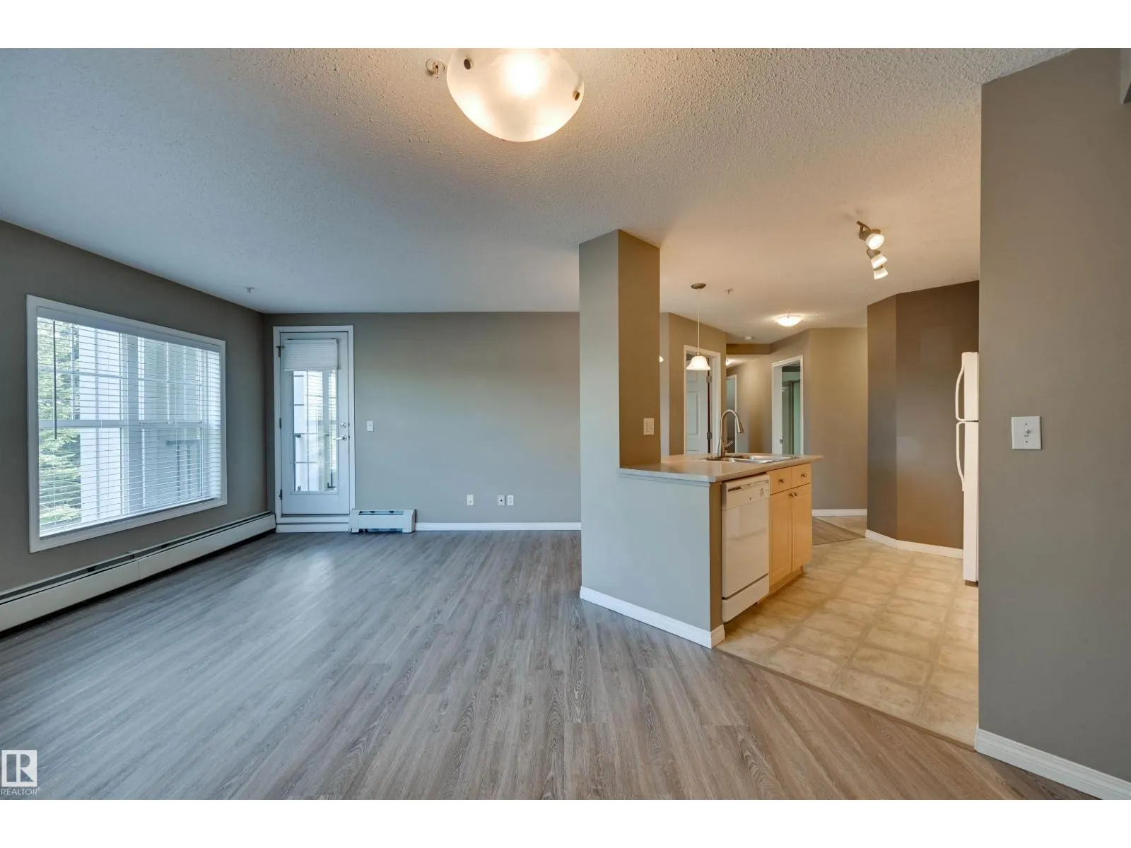#206 616 MCALLISTER LO SW