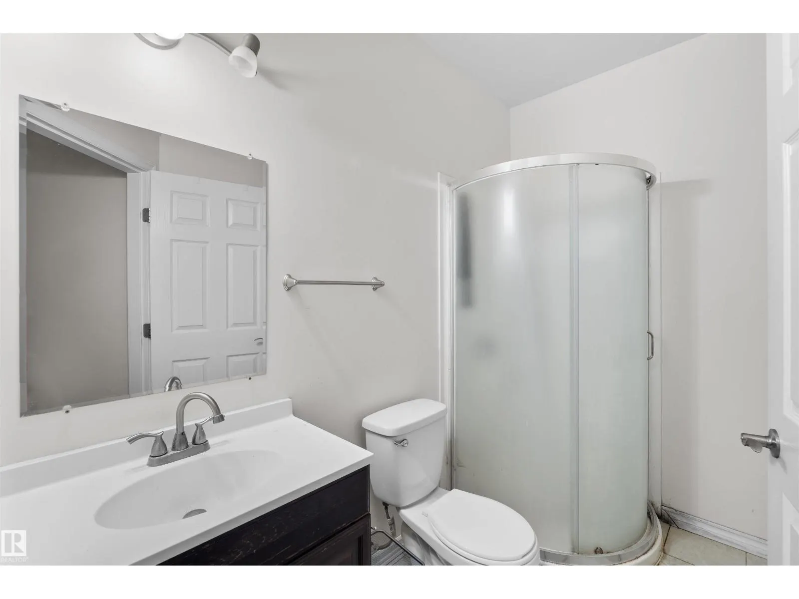 11719 127 ST NW