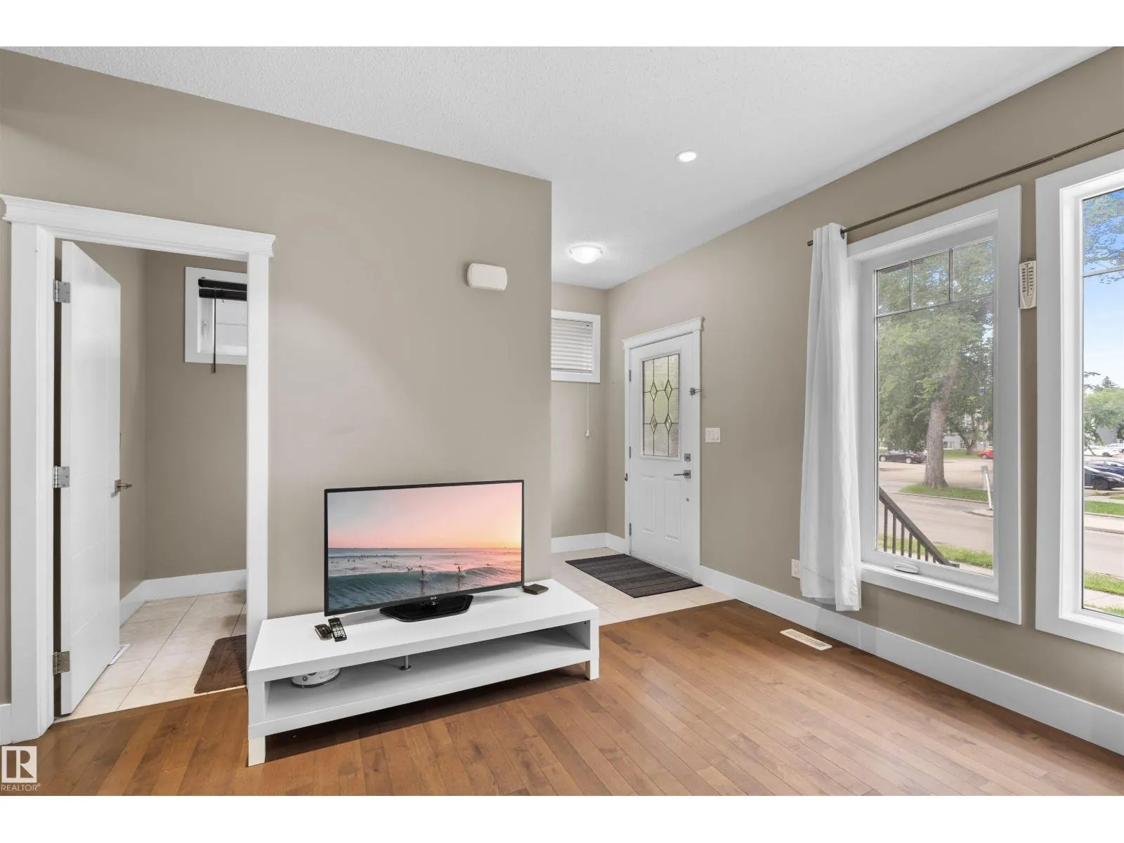11719 127 ST NW
