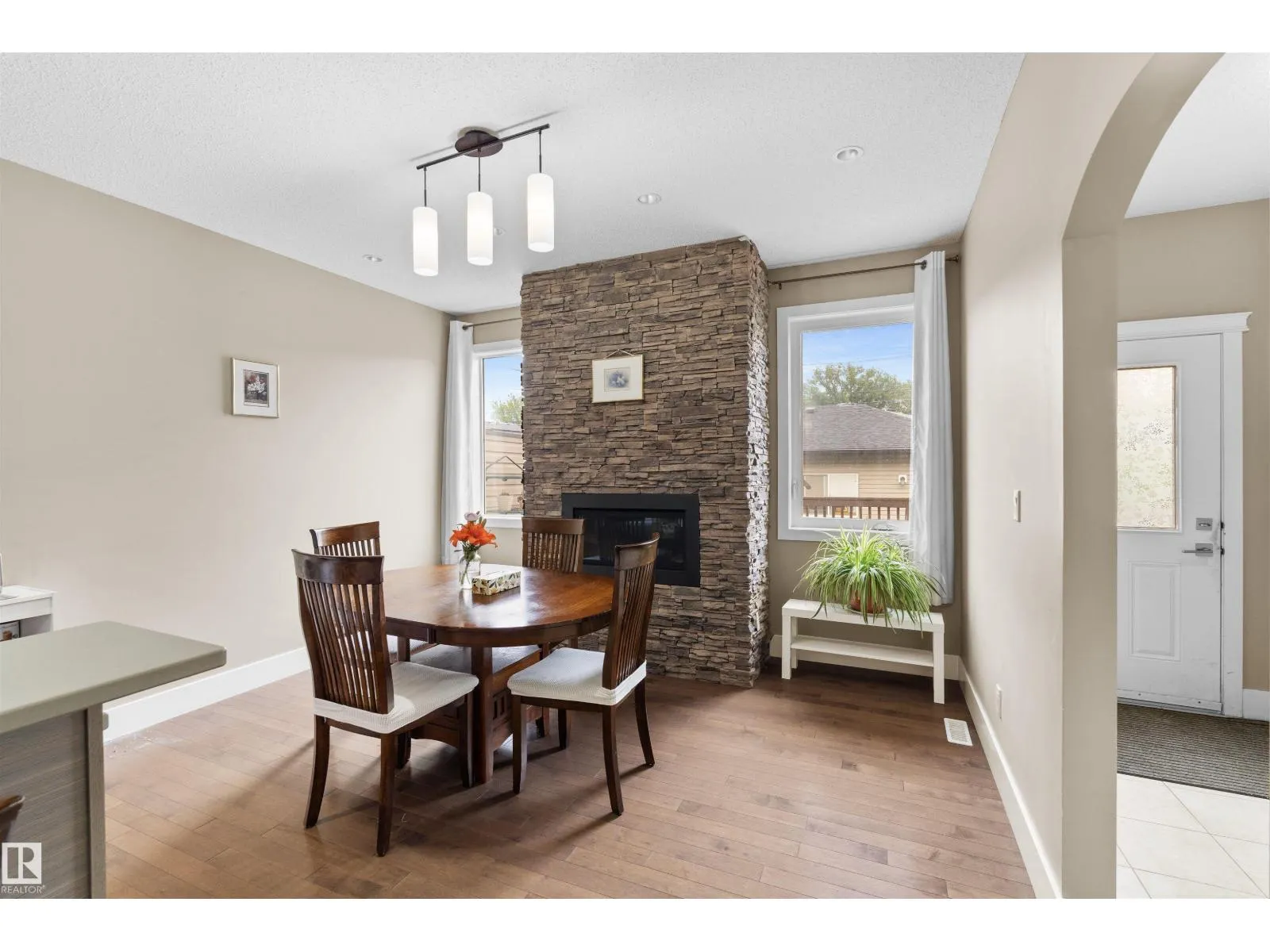 11719 127 ST NW