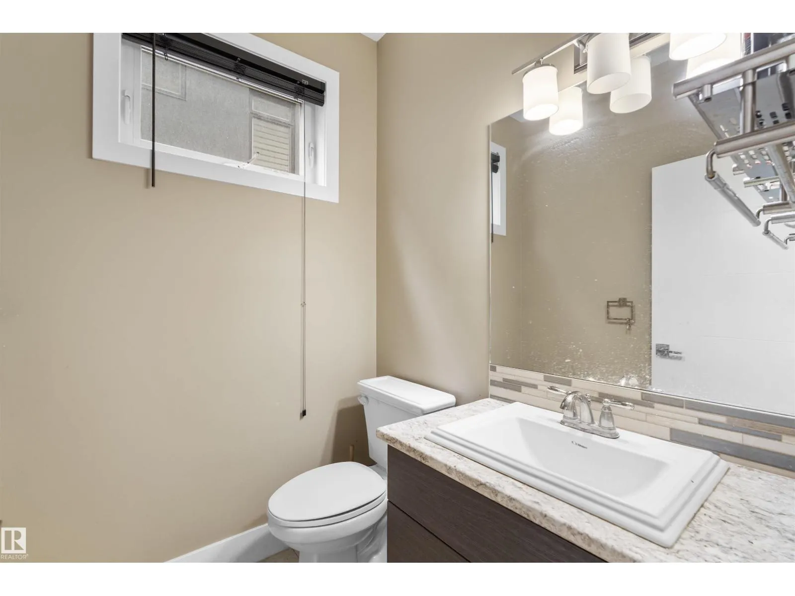 11719 127 ST NW