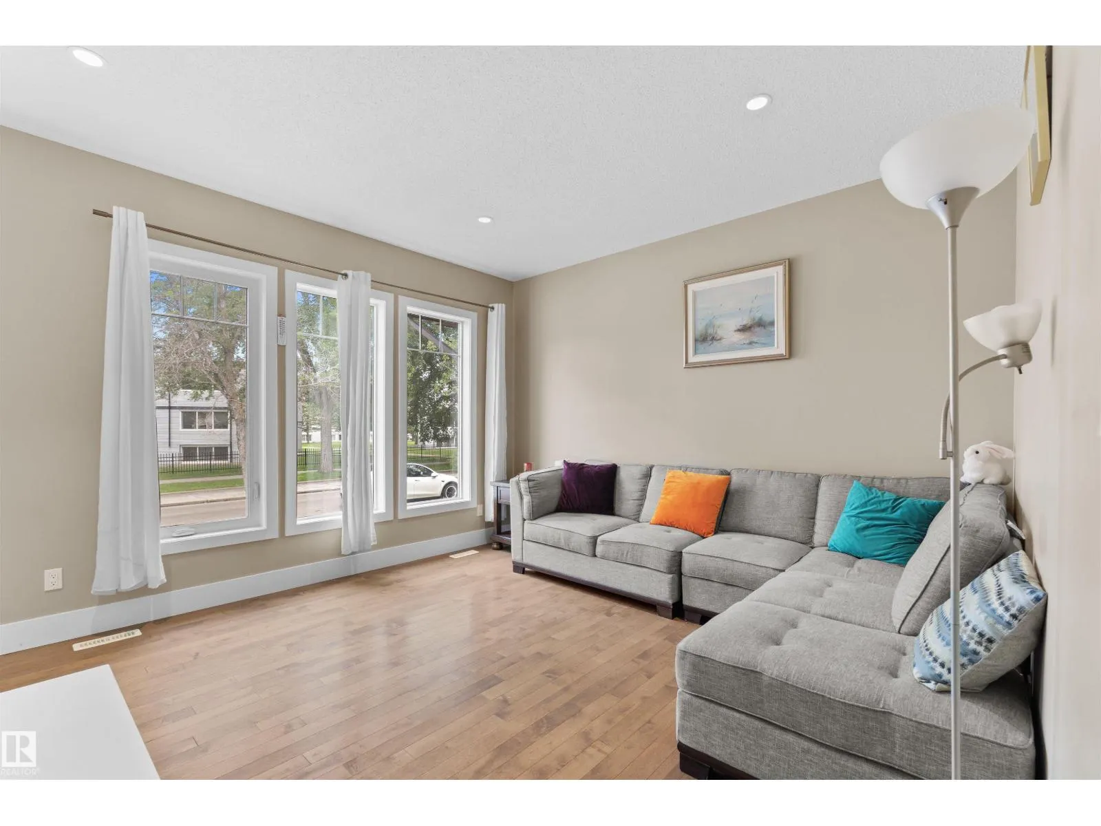 11719 127 ST NW