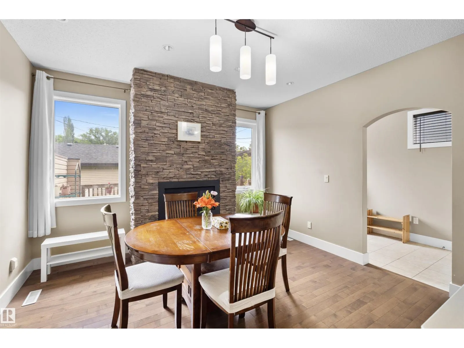 11719 127 ST NW