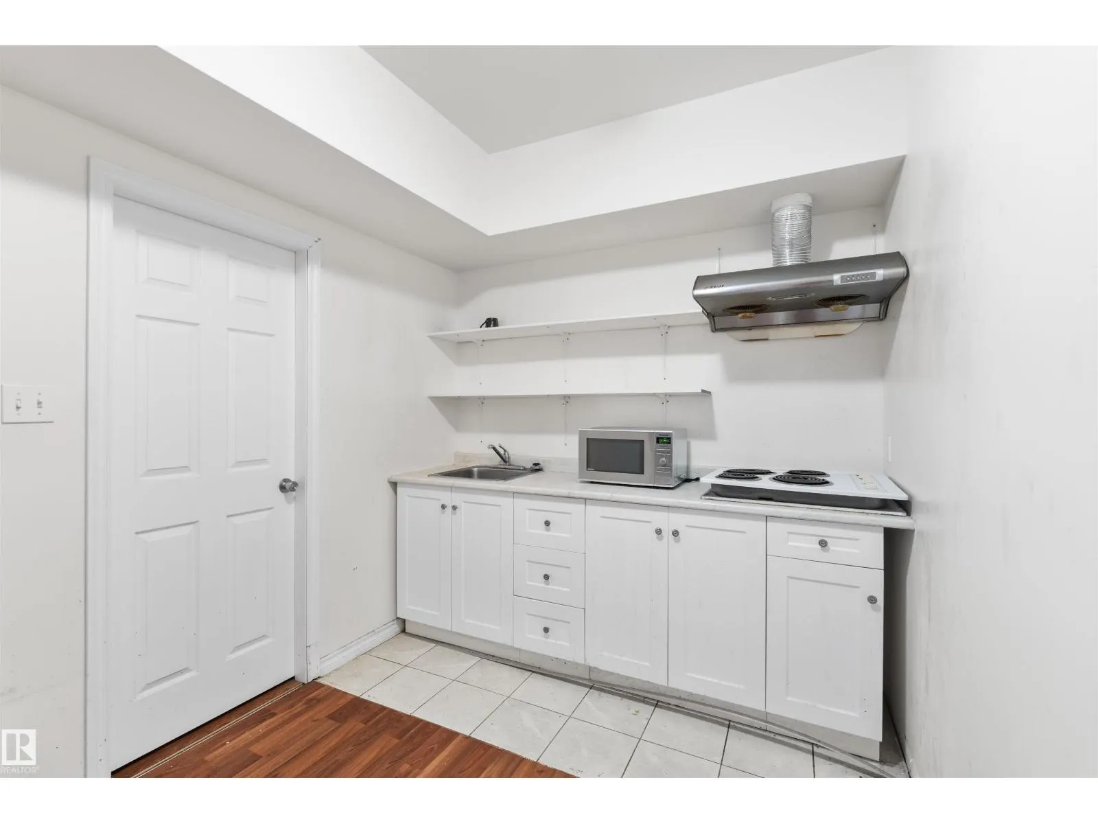 11719 127 ST NW