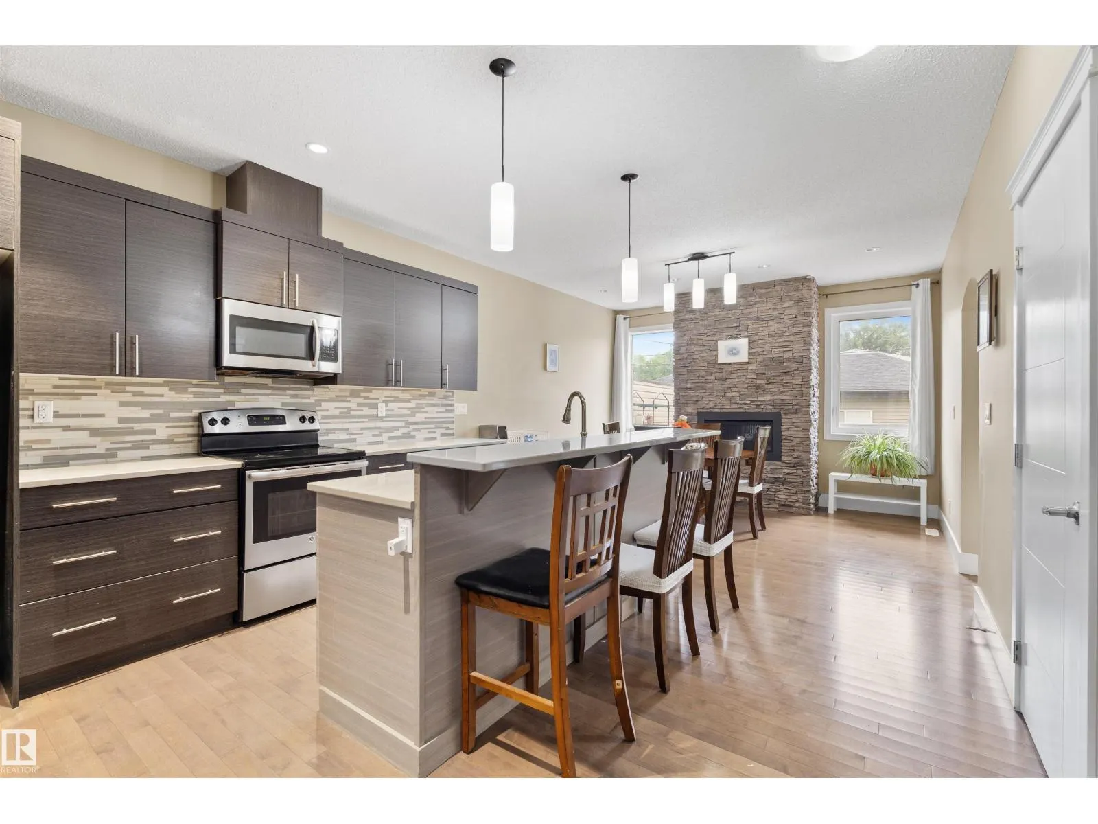 11719 127 ST NW