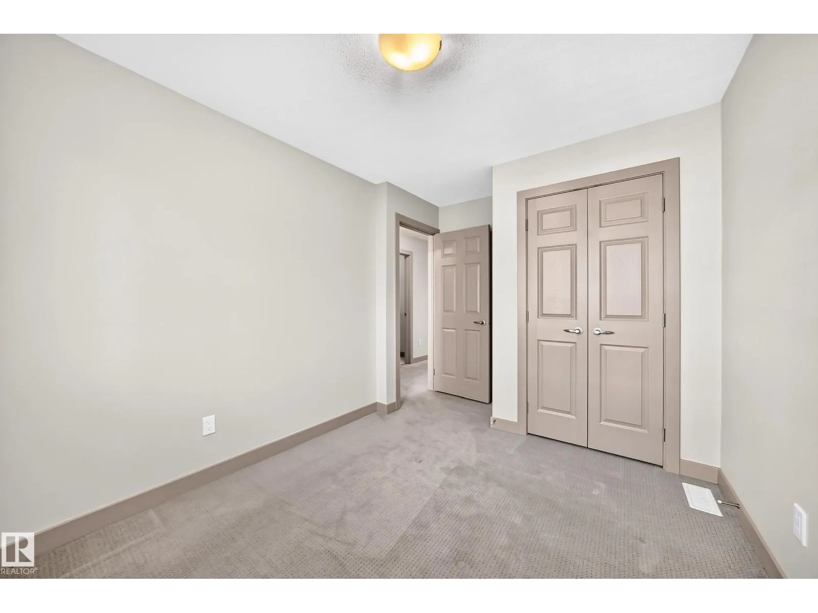 #33 1150 WINDERMERE WY SW