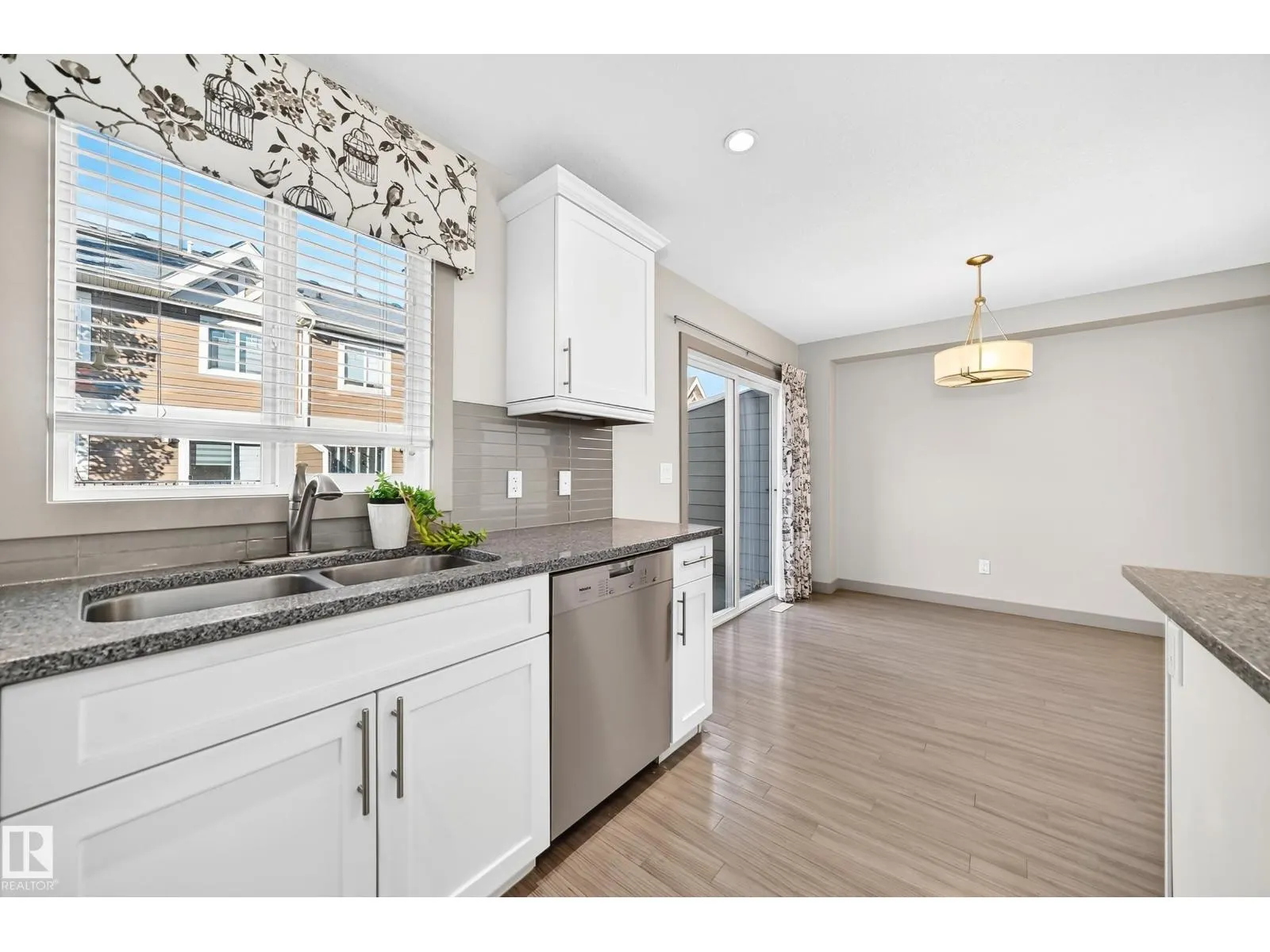 #33 1150 WINDERMERE WY SW