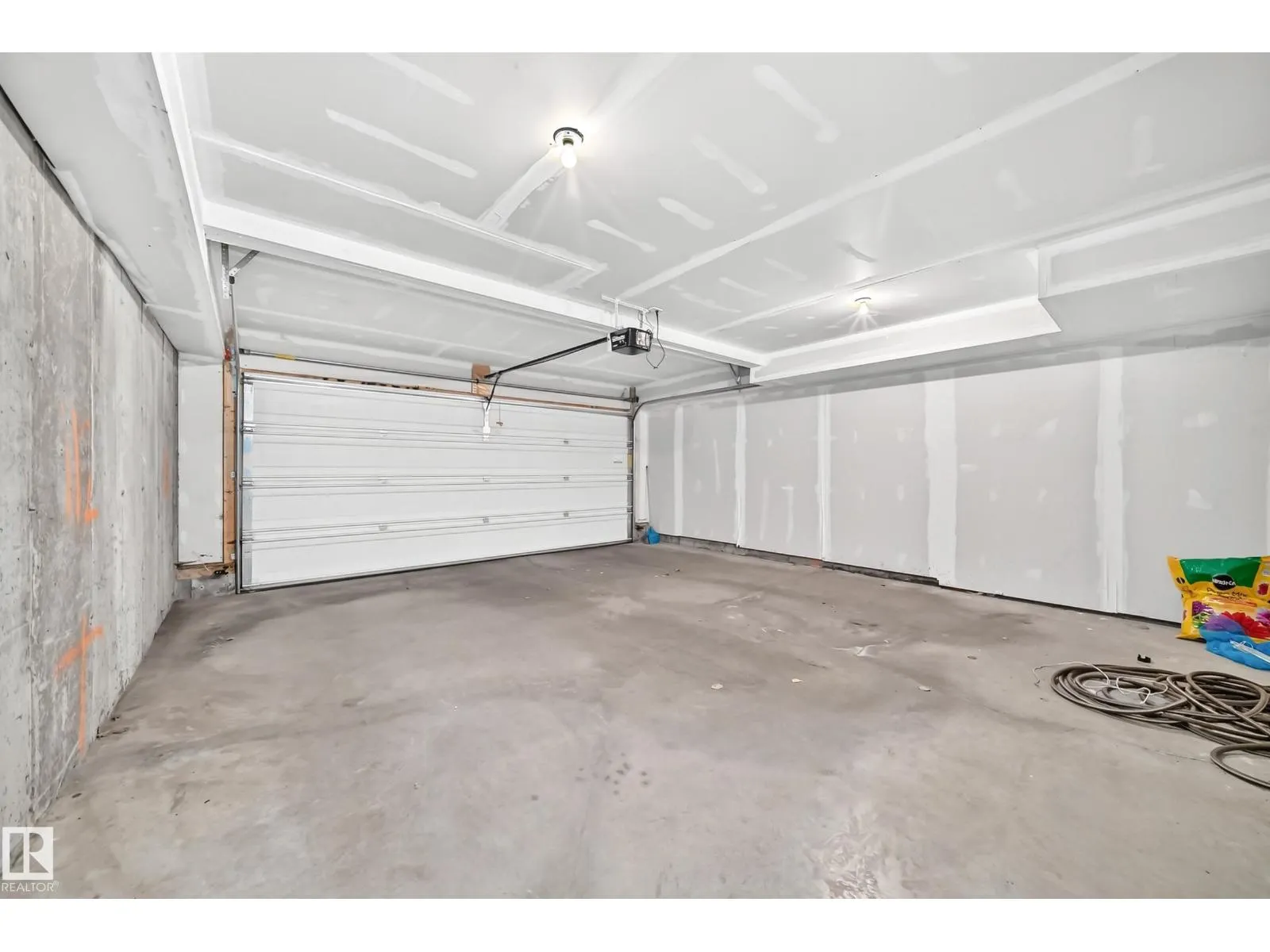 #33 1150 WINDERMERE WY SW