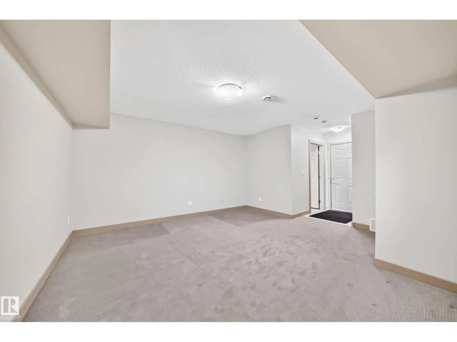 #33 1150 WINDERMERE WY SW