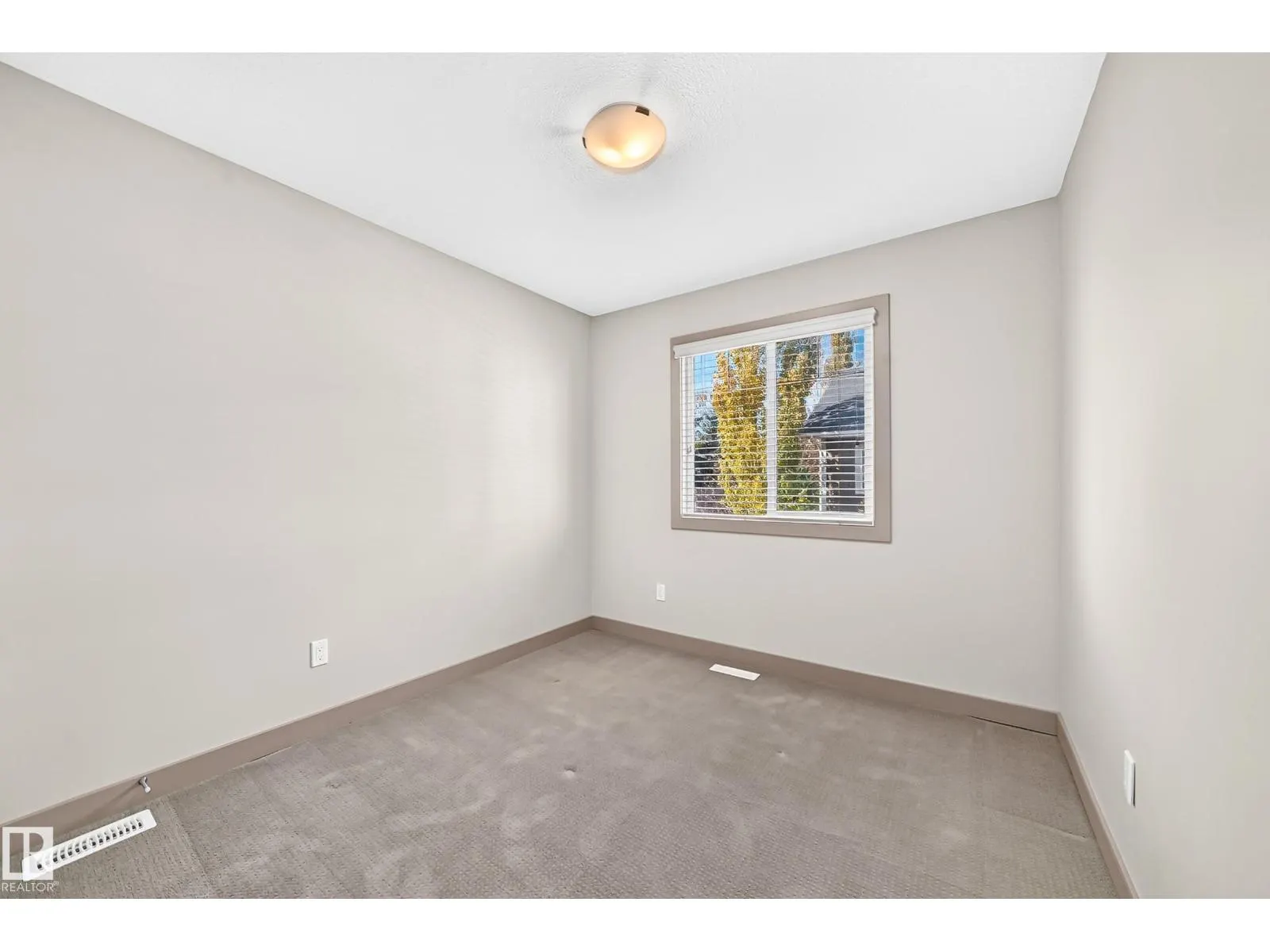 #33 1150 WINDERMERE WY SW