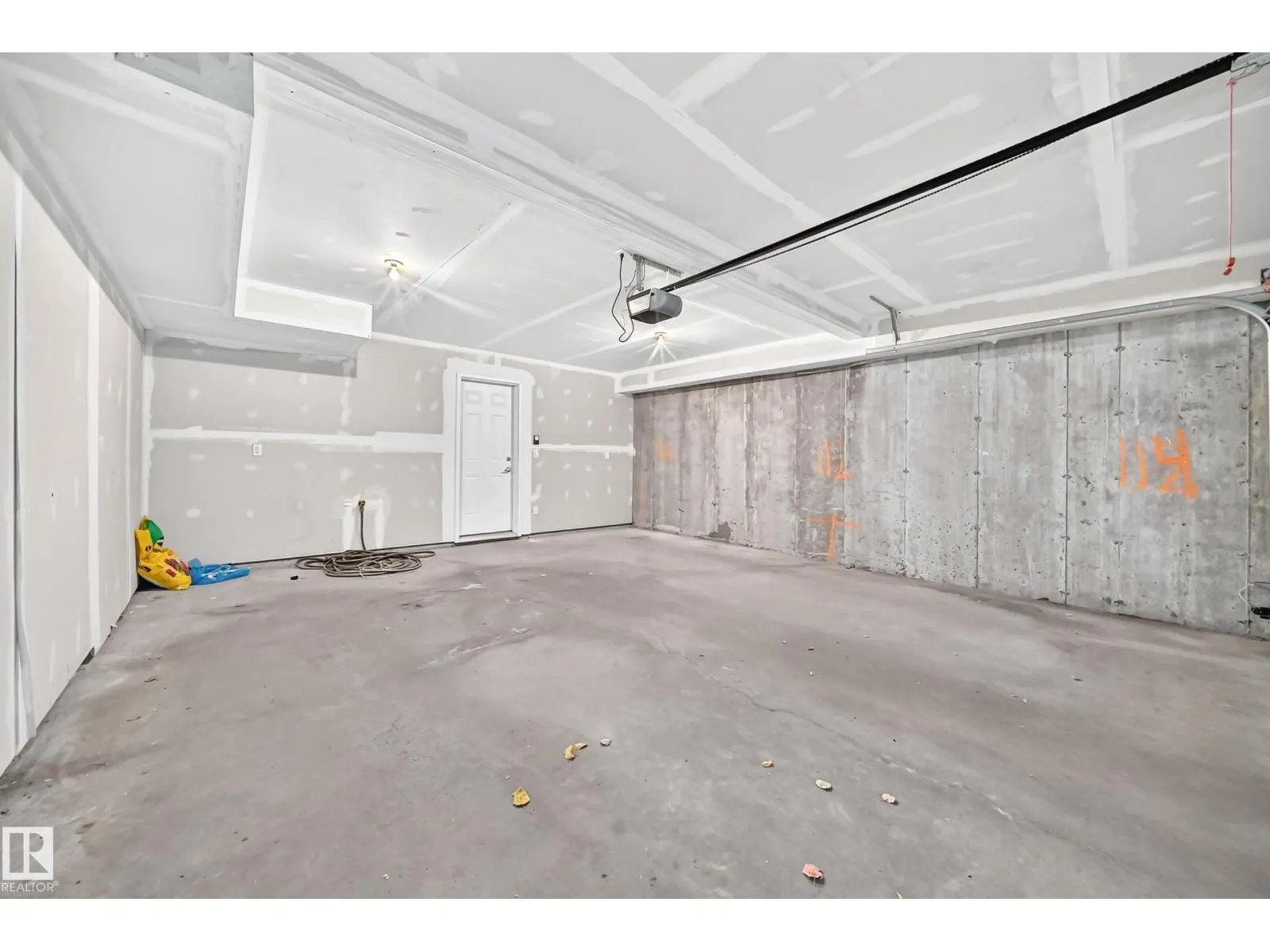 #33 1150 WINDERMERE WY SW