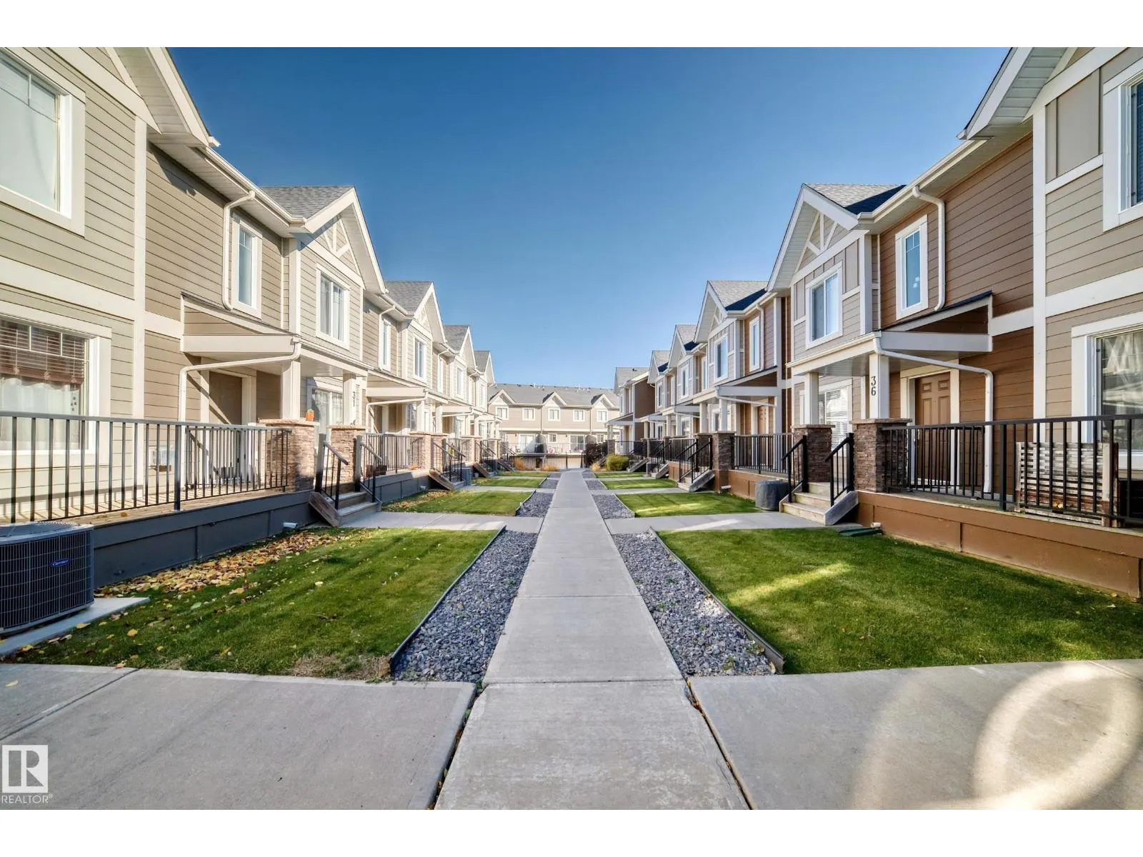 #33 1150 WINDERMERE WY SW