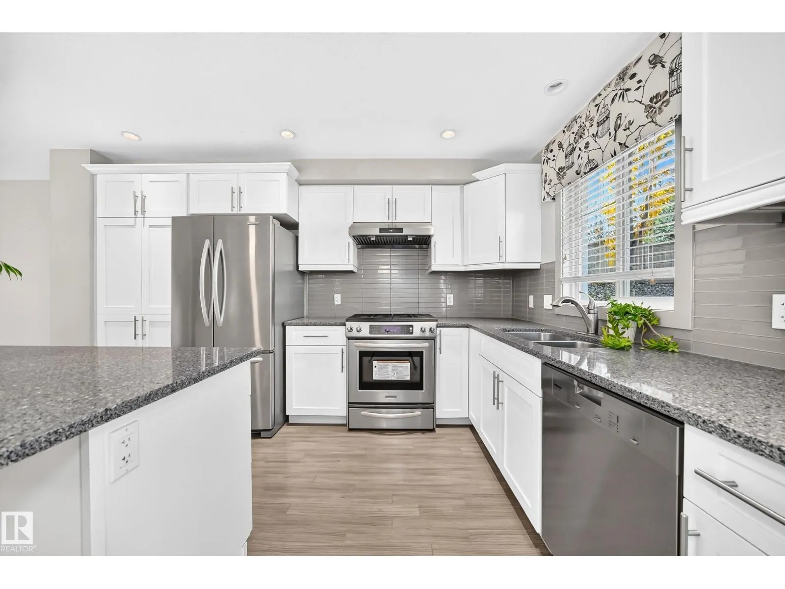 #33 1150 WINDERMERE WY SW