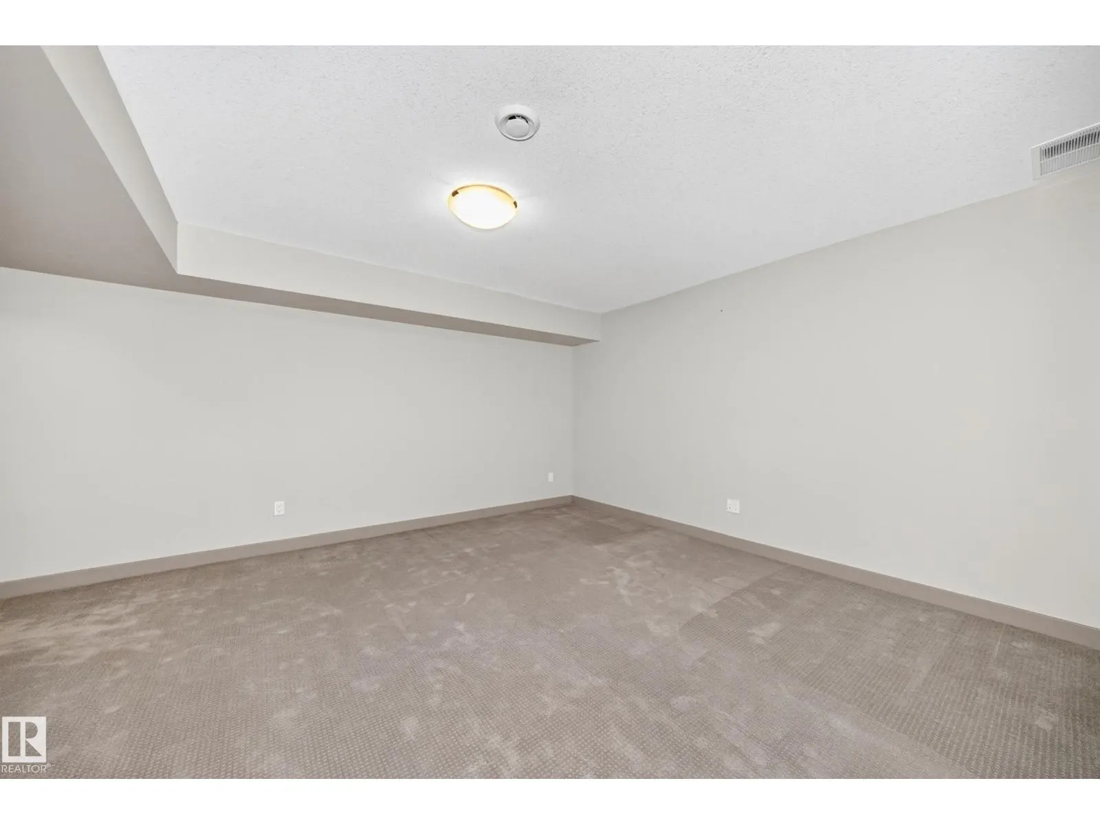 #33 1150 WINDERMERE WY SW