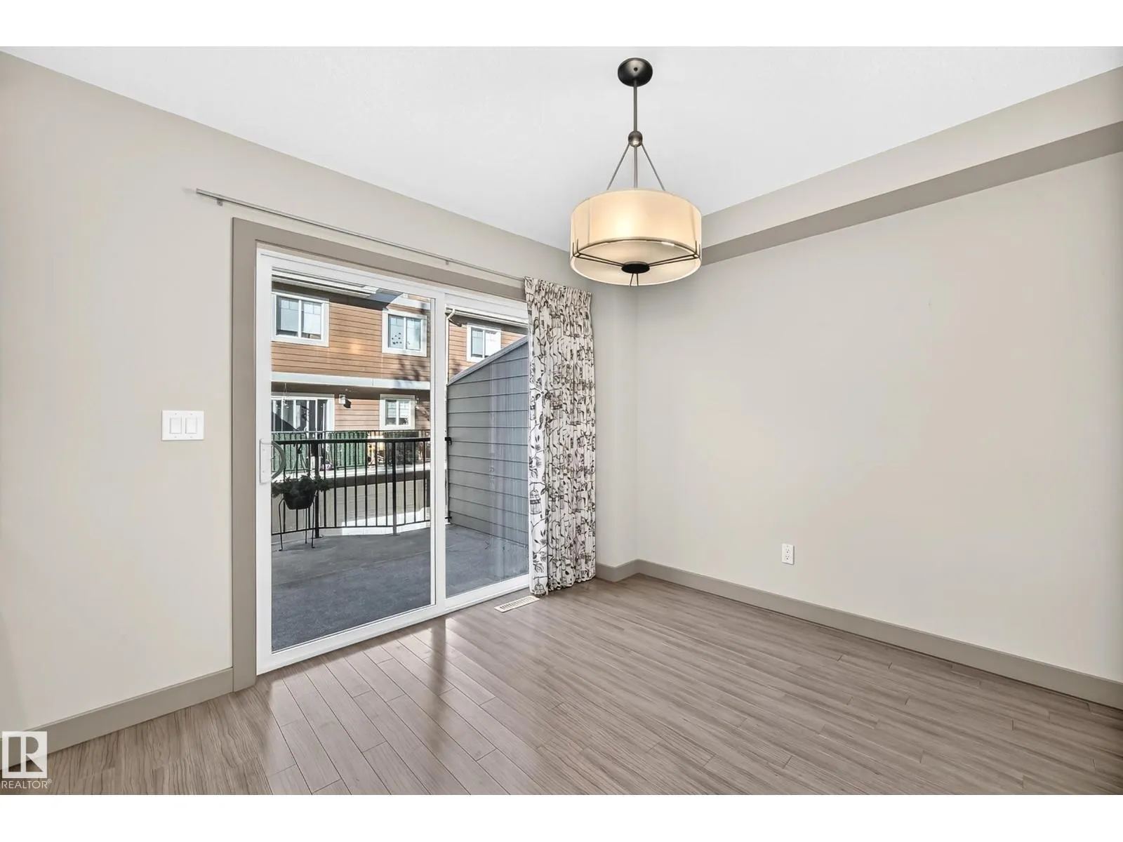 #33 1150 WINDERMERE WY SW