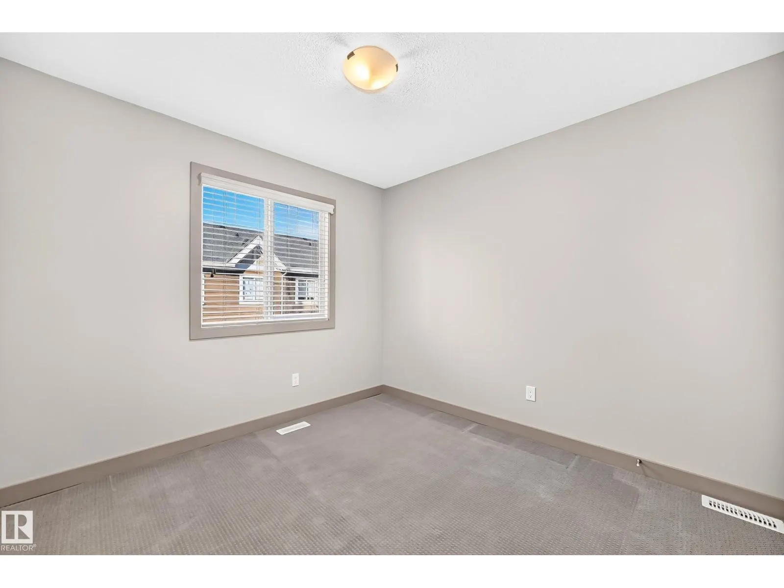 #33 1150 WINDERMERE WY SW
