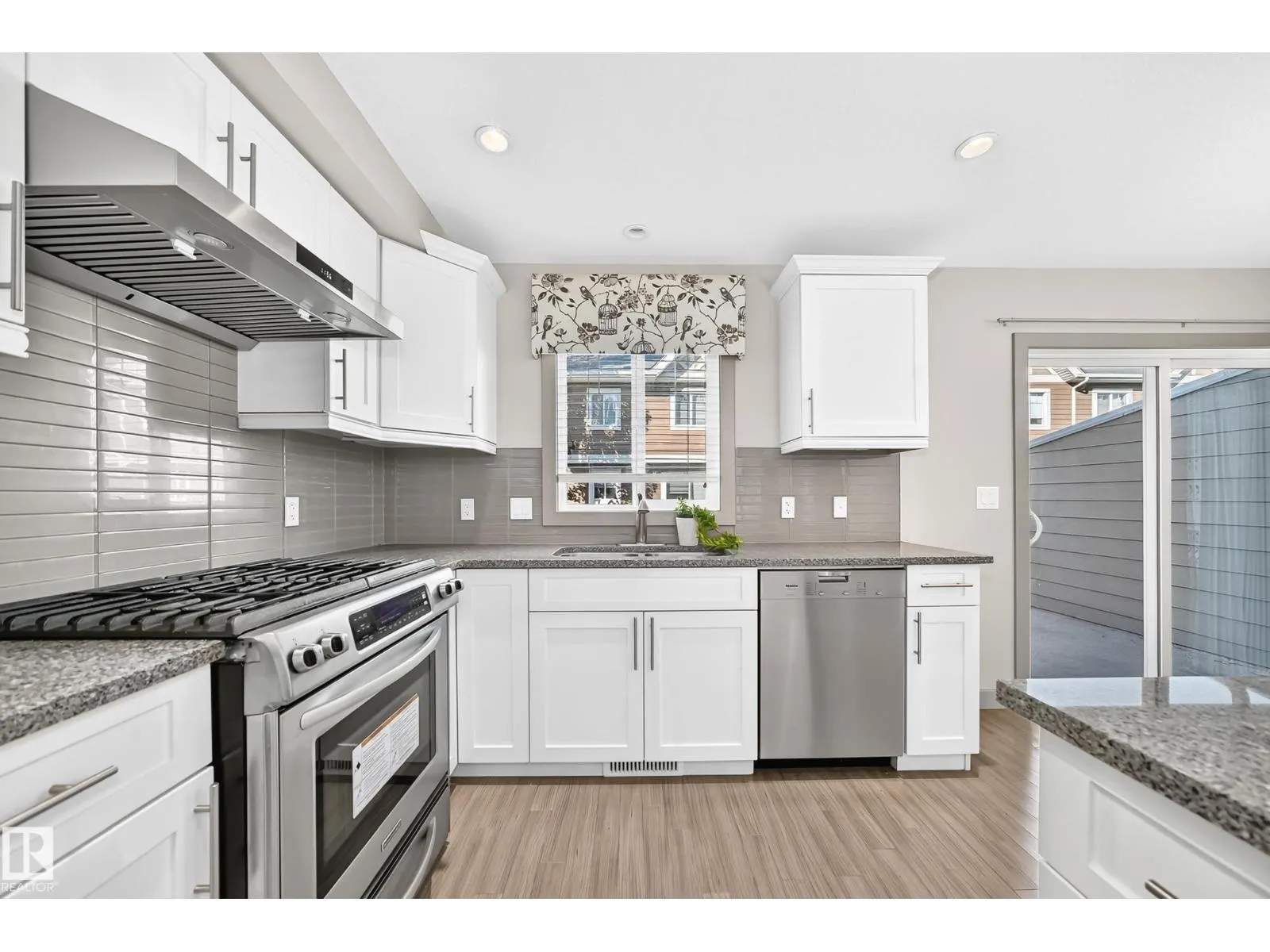 #33 1150 WINDERMERE WY SW