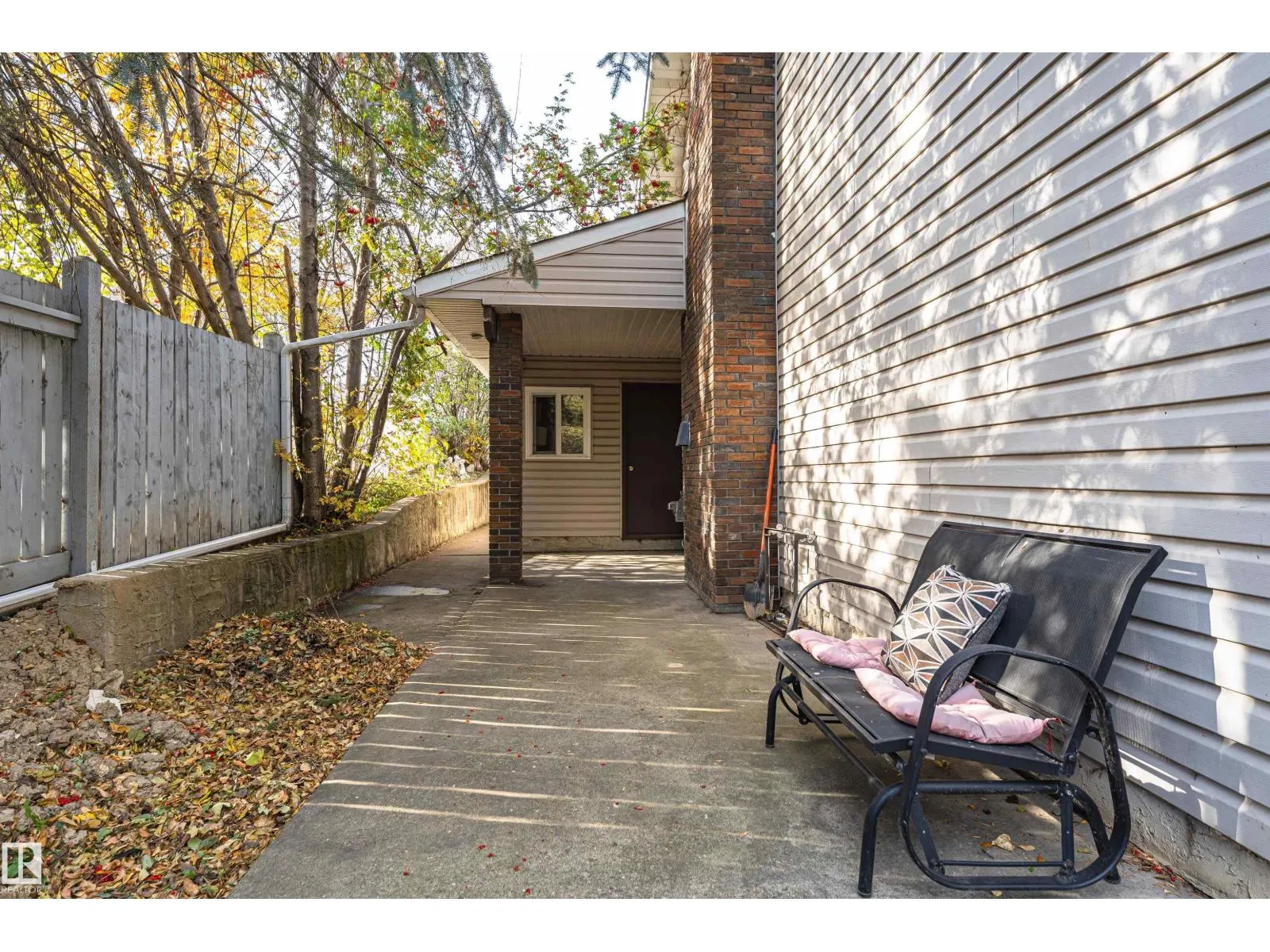 29 GRENFELL AV