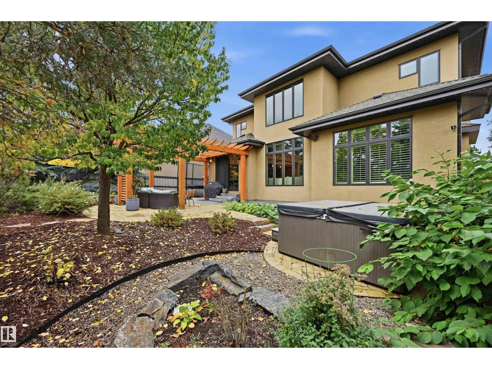 2446 MARTELL CR NW