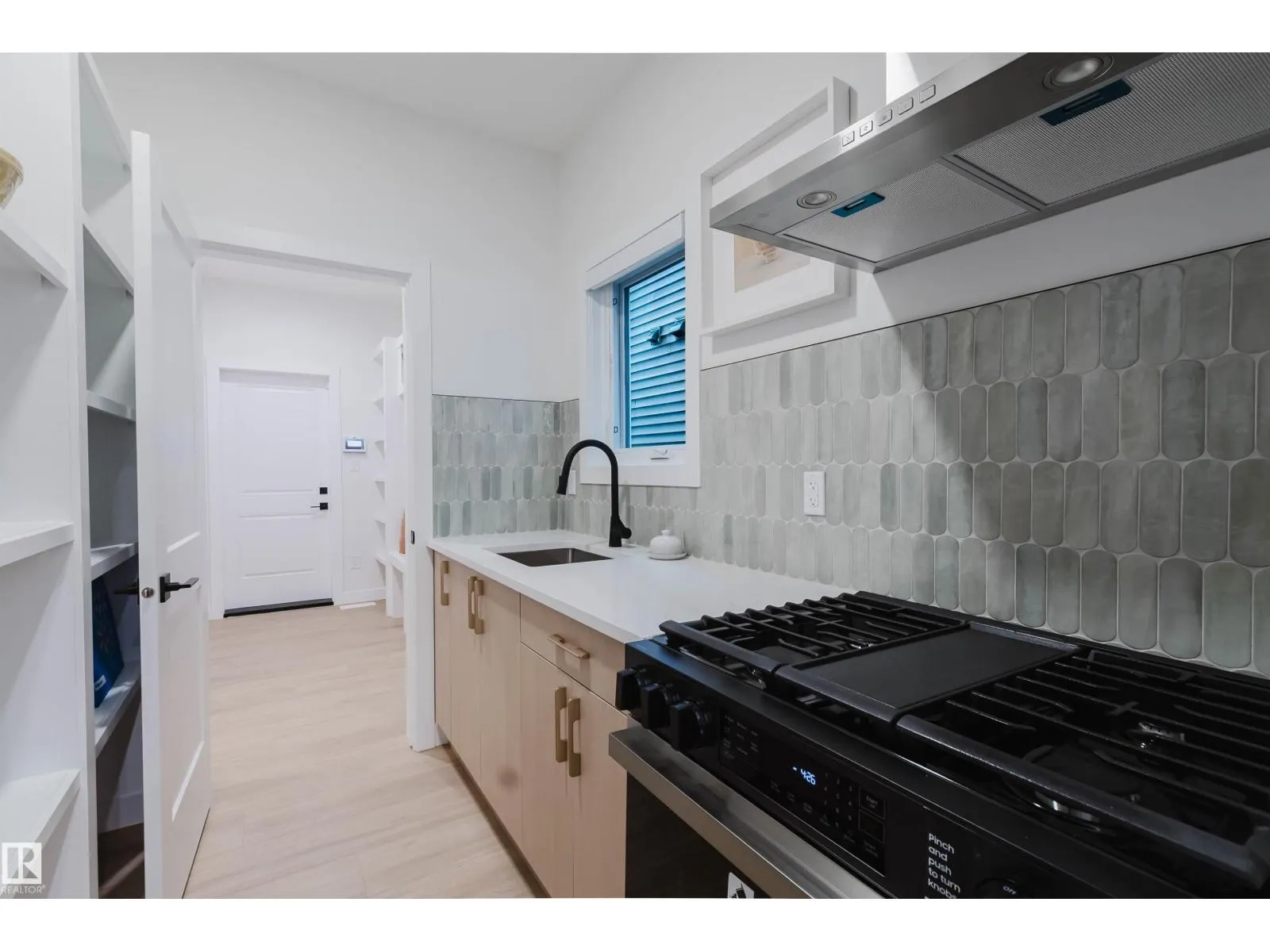 957 Elderberry LD NW