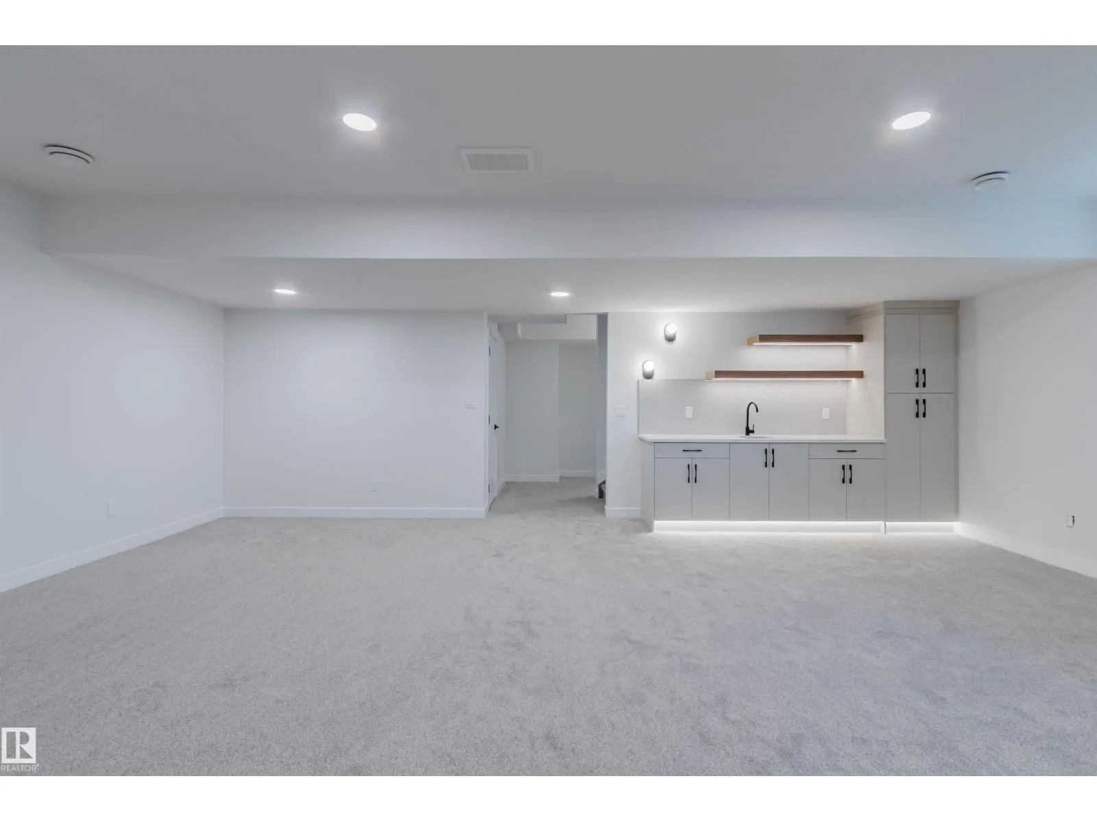 812 Elderberry CO NW