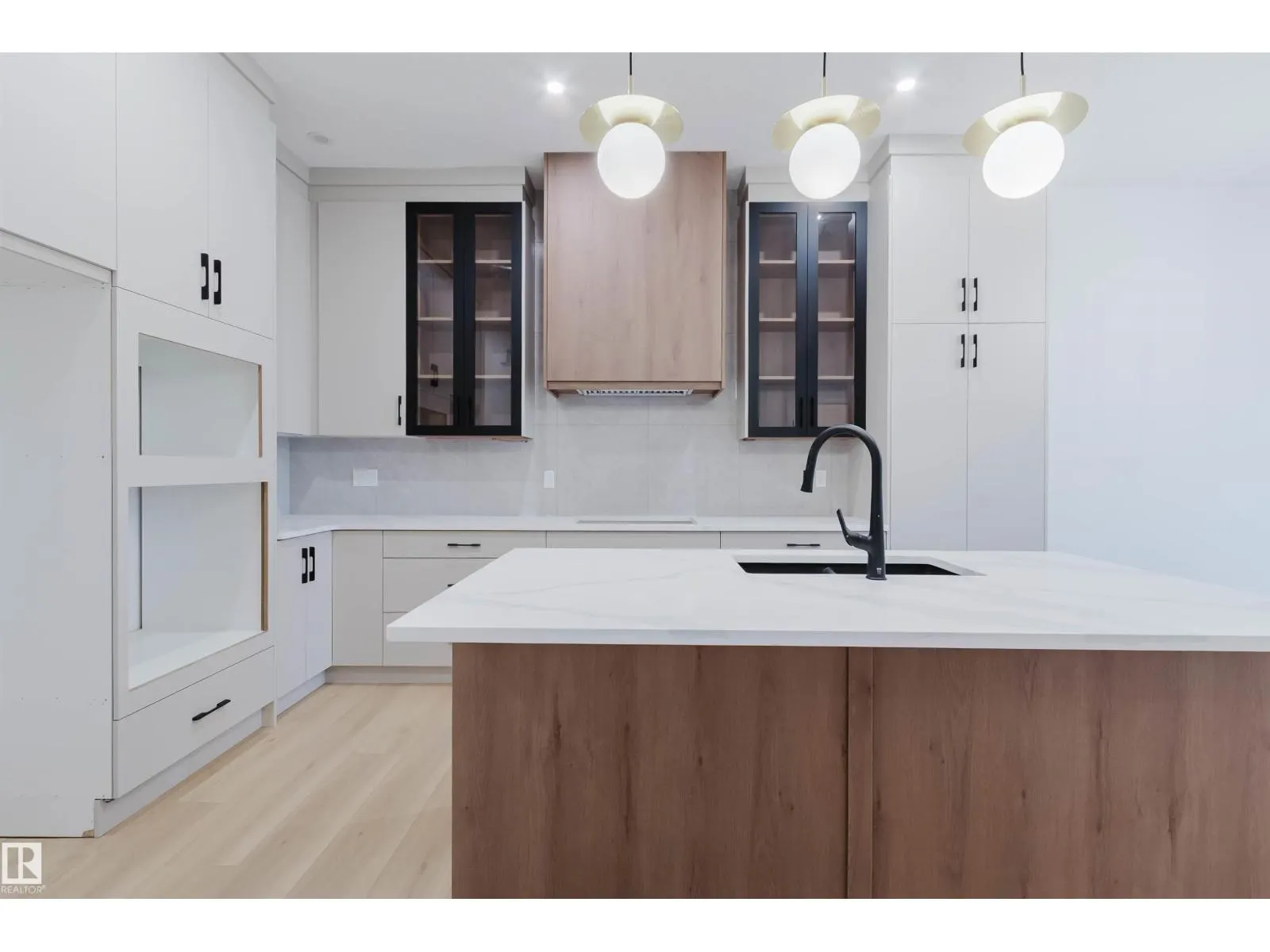 812 Elderberry CO NW