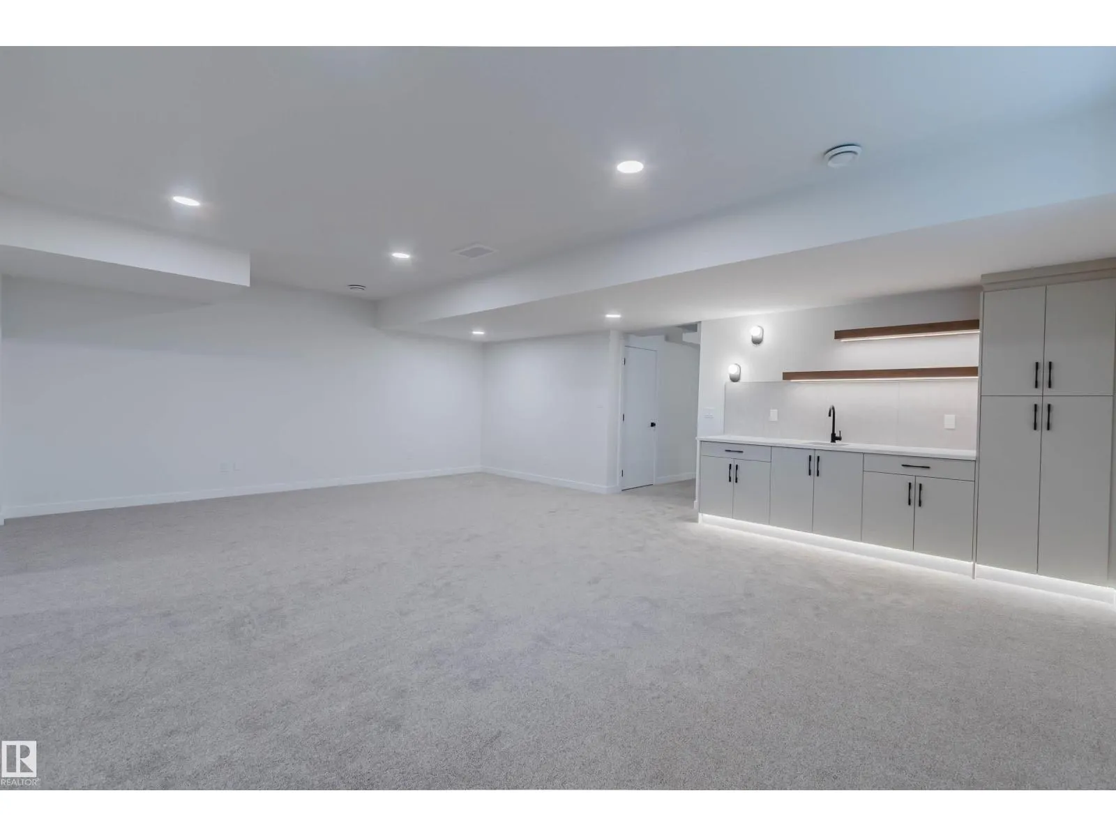 812 Elderberry CO NW