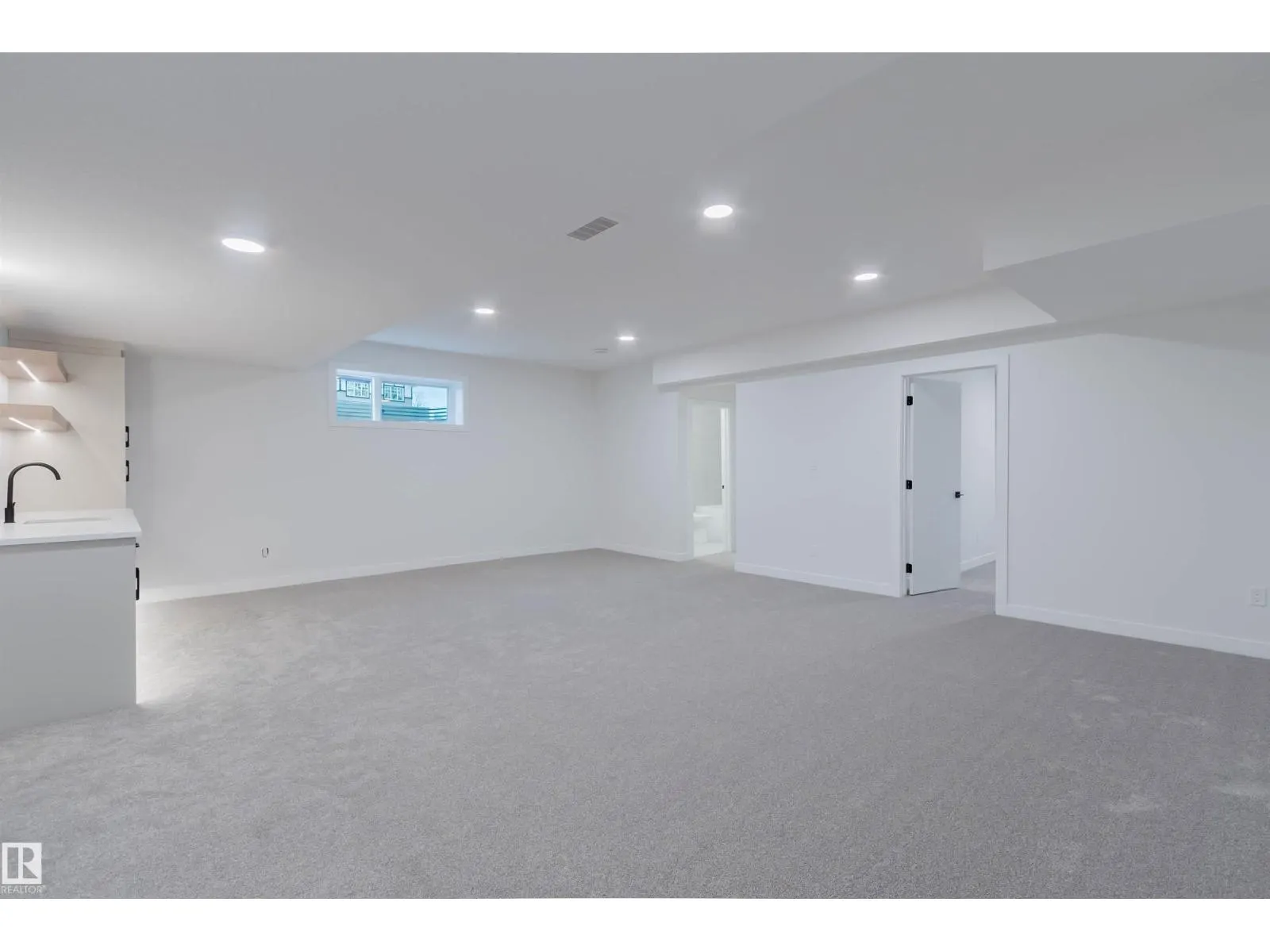 812 Elderberry CO NW