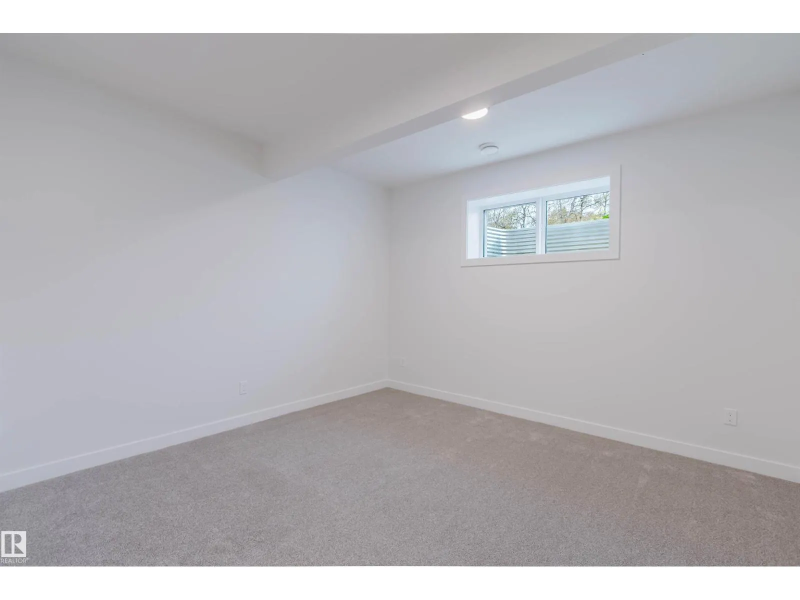 812 Elderberry CO NW