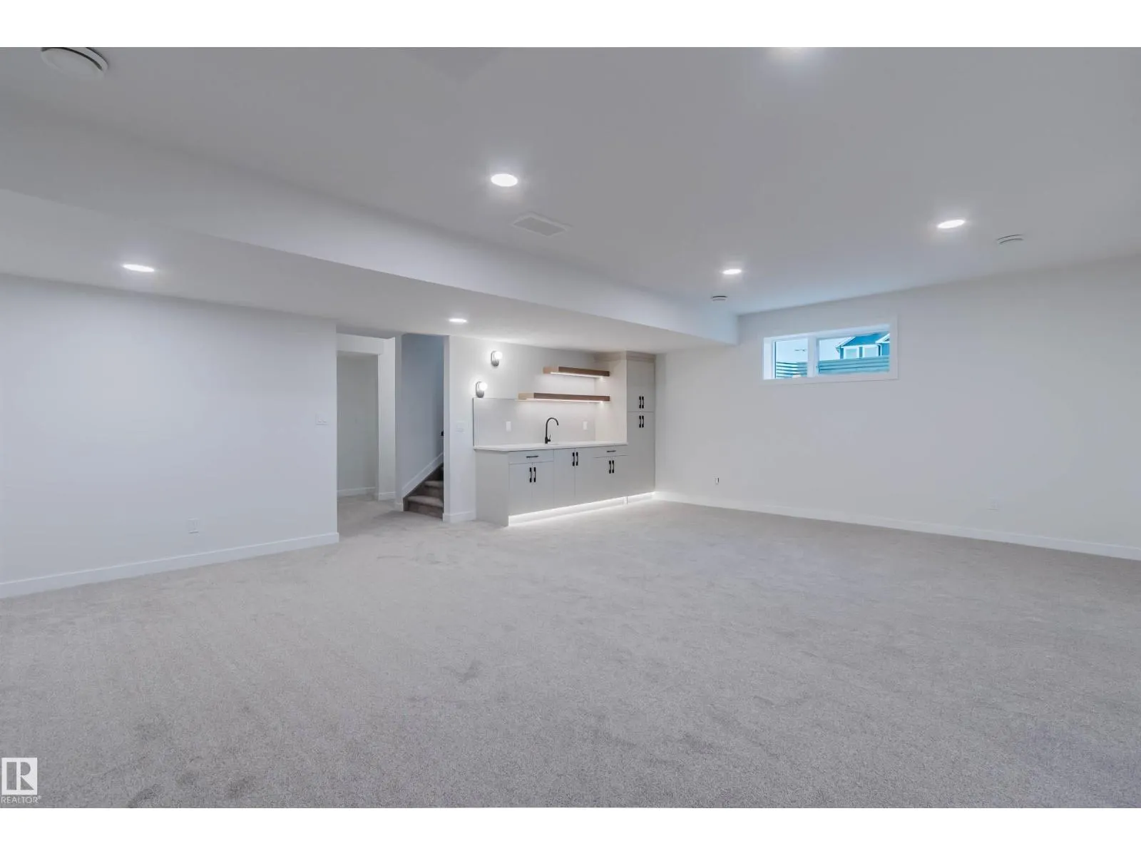 812 Elderberry CO NW
