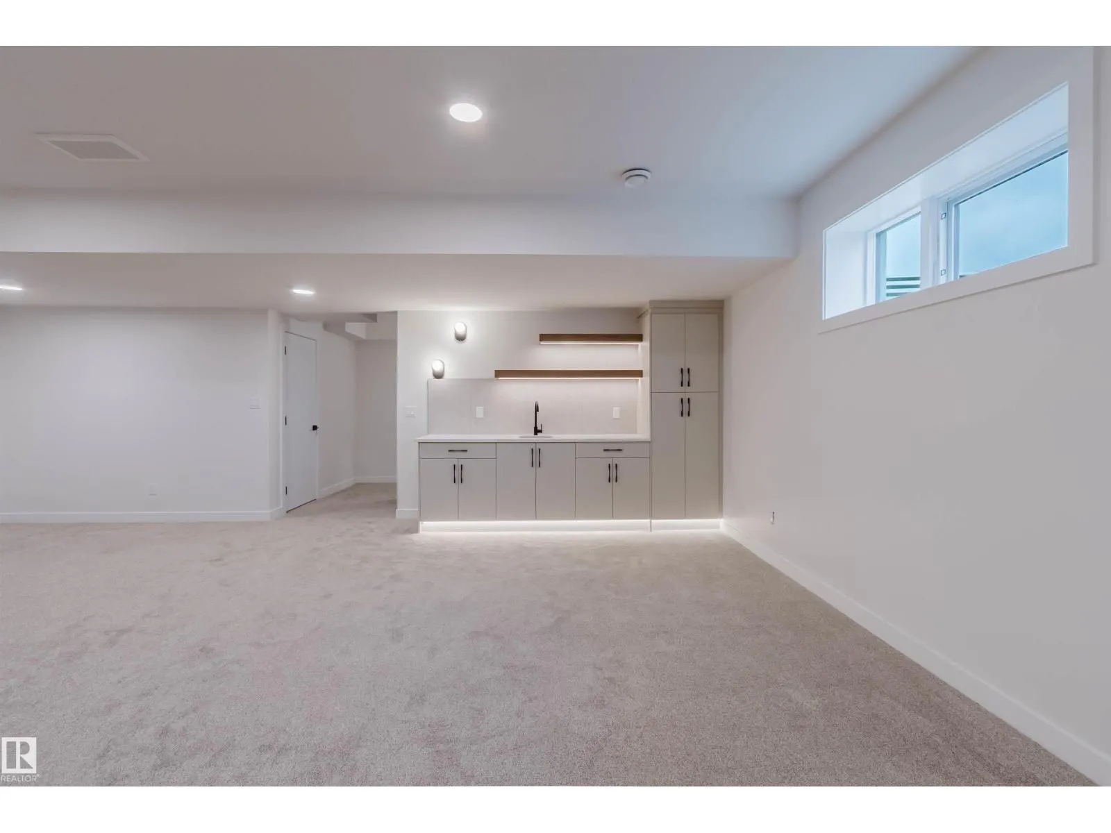 812 Elderberry CO NW