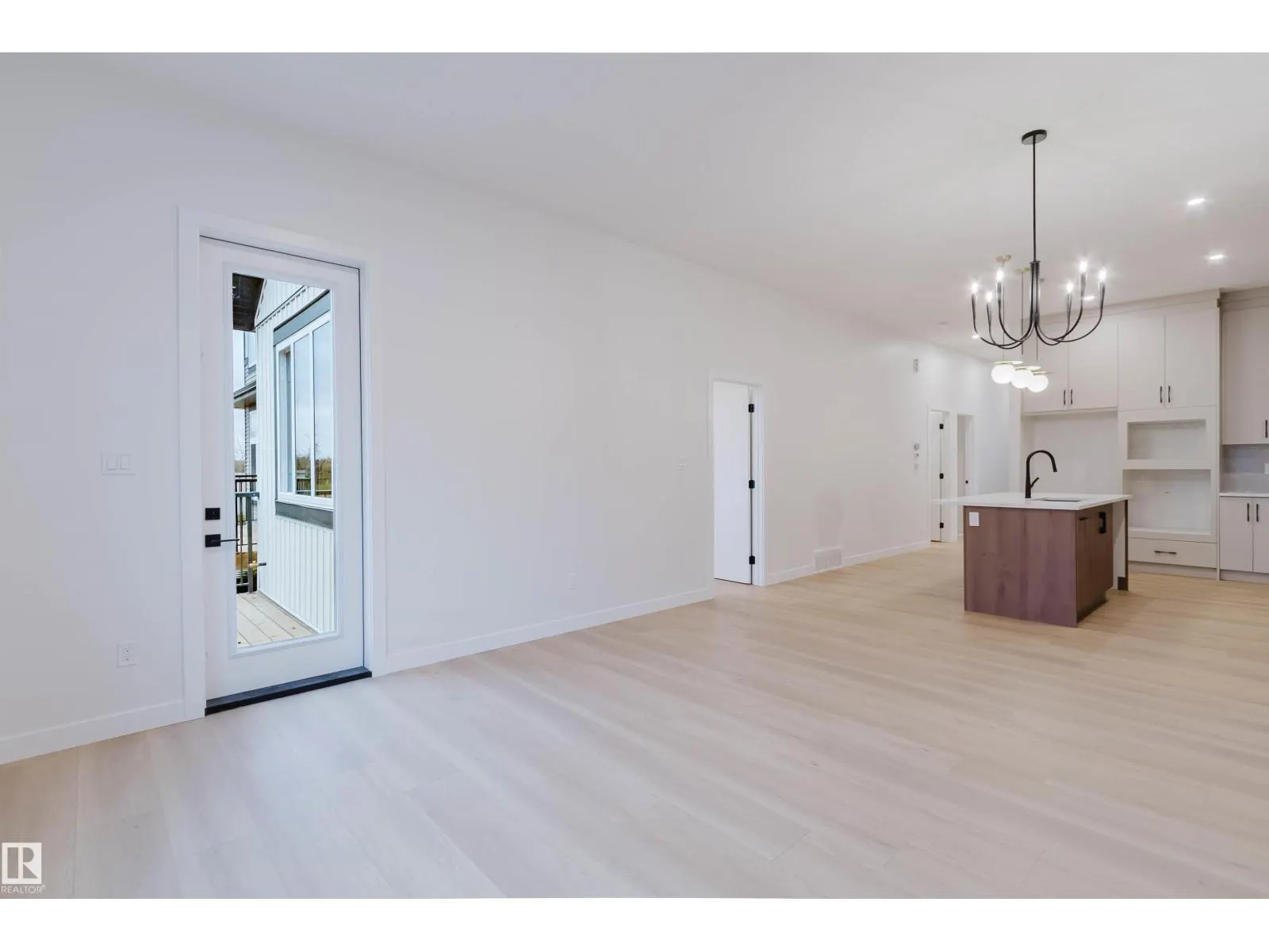 812 Elderberry CO NW