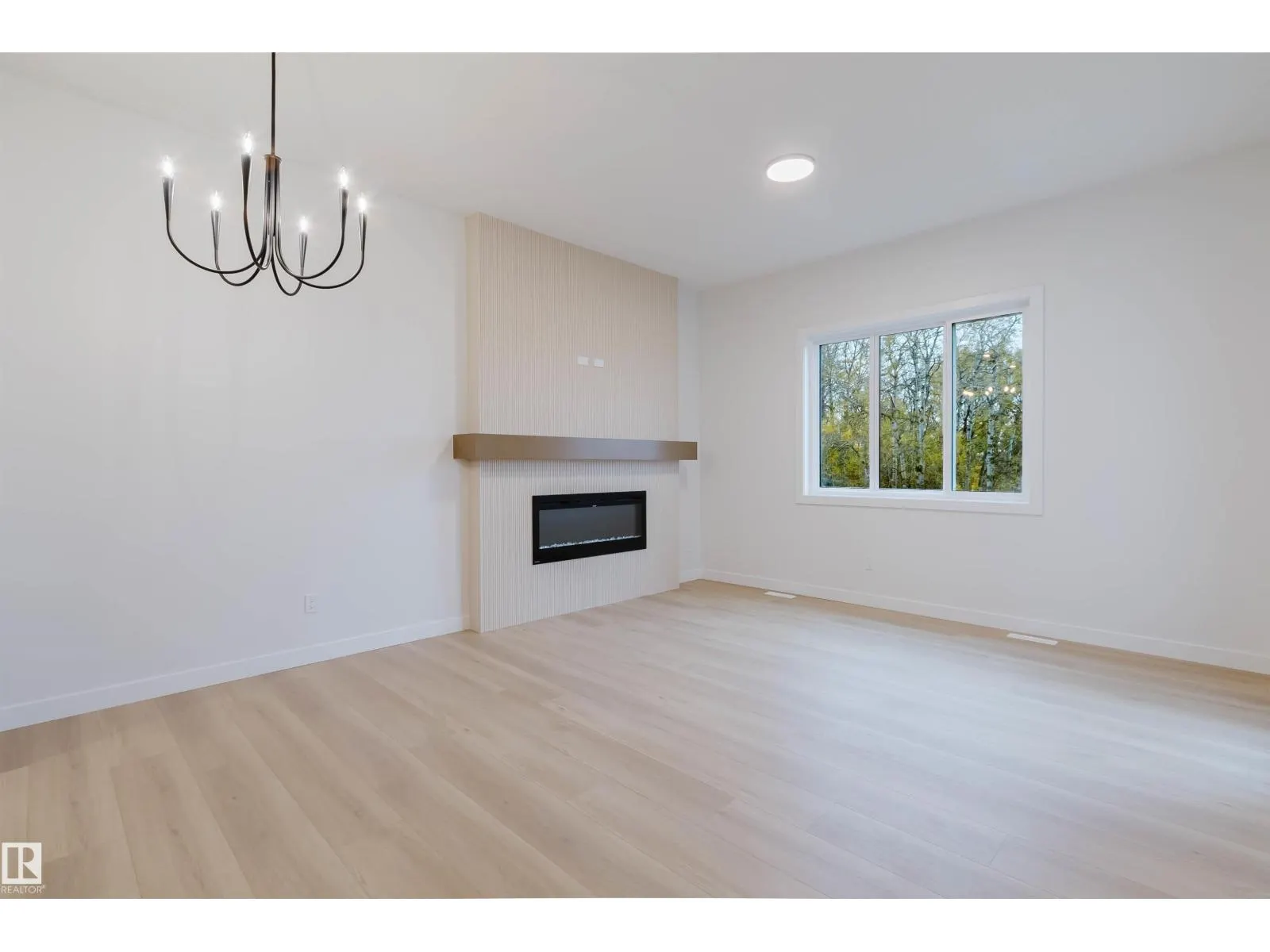 812 Elderberry CO NW