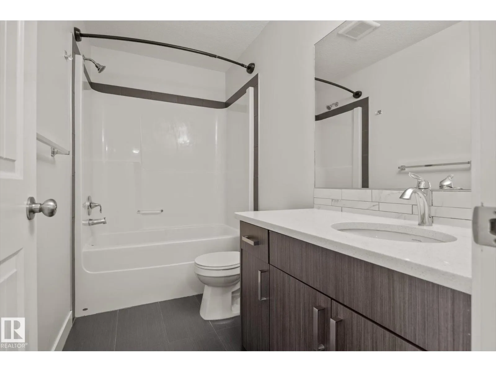 #16 723 172 ST SW