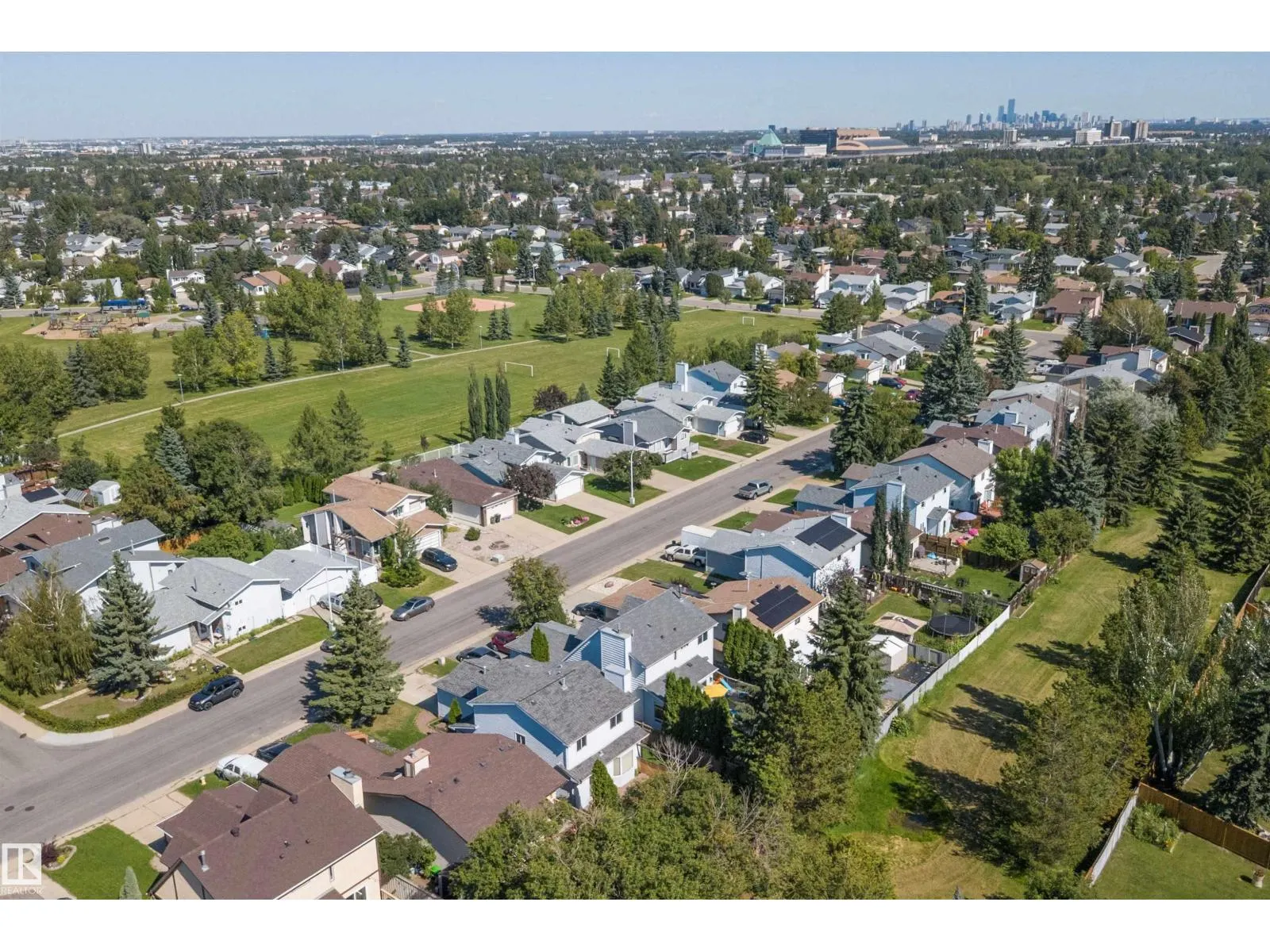 18923 82 AV NW