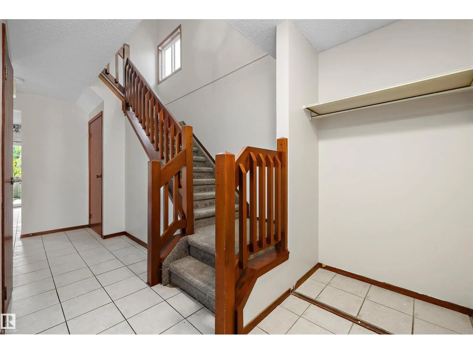 18923 82 AV NW