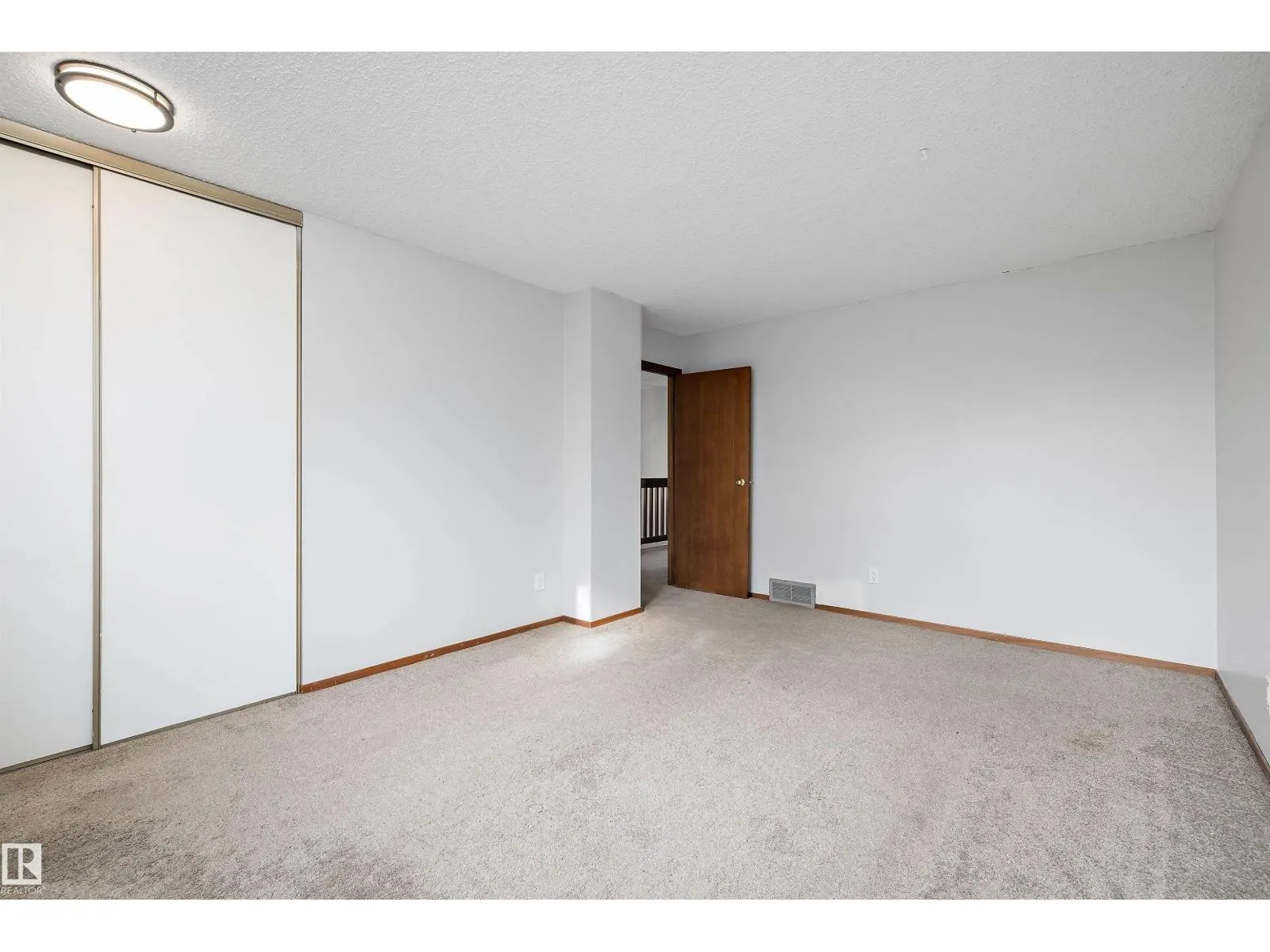 18923 82 AV NW