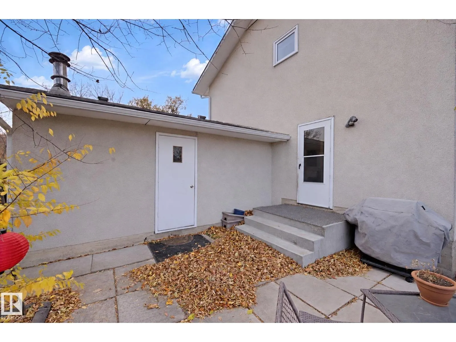 9 AKINS DR