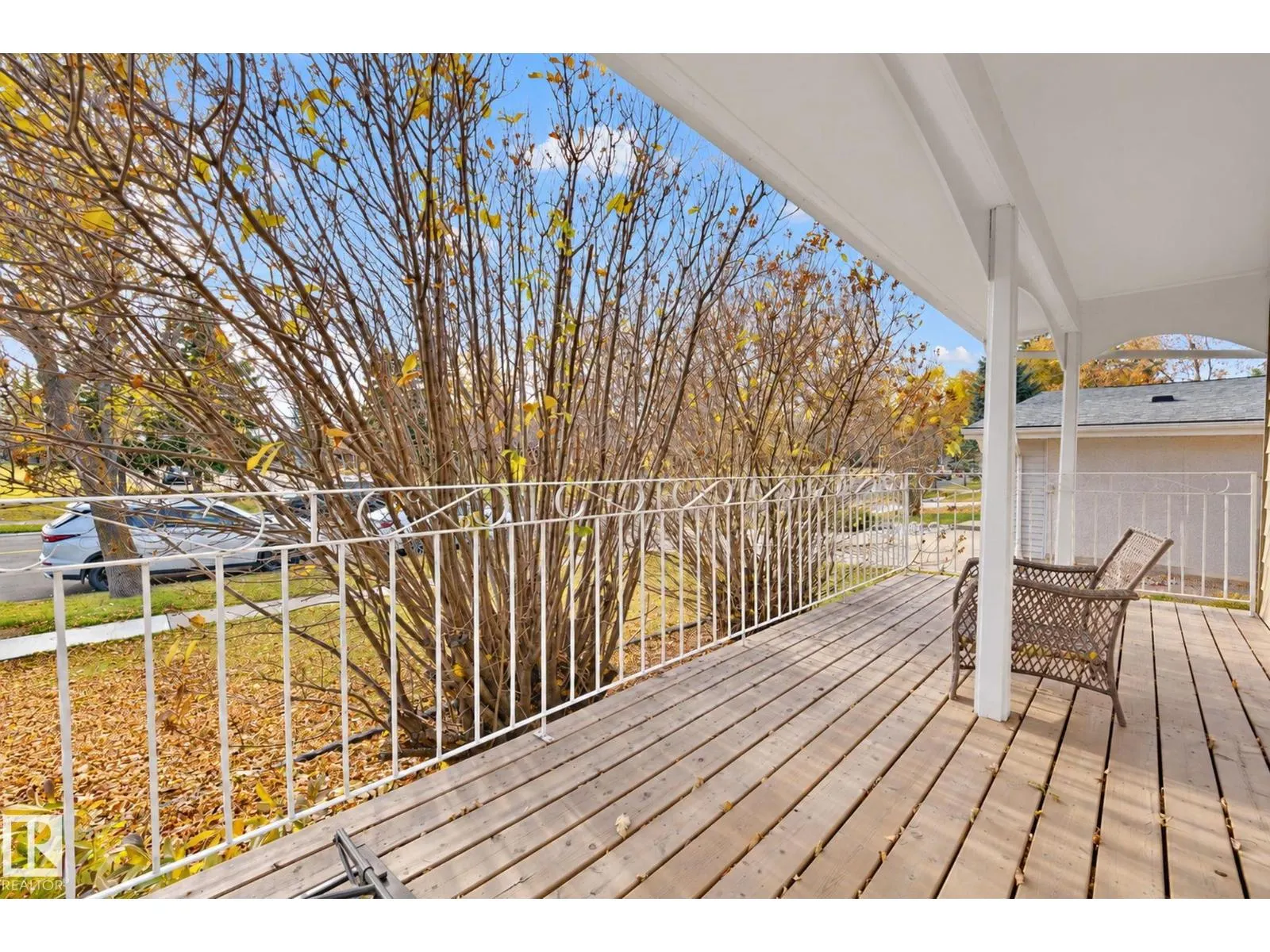 9 AKINS DR