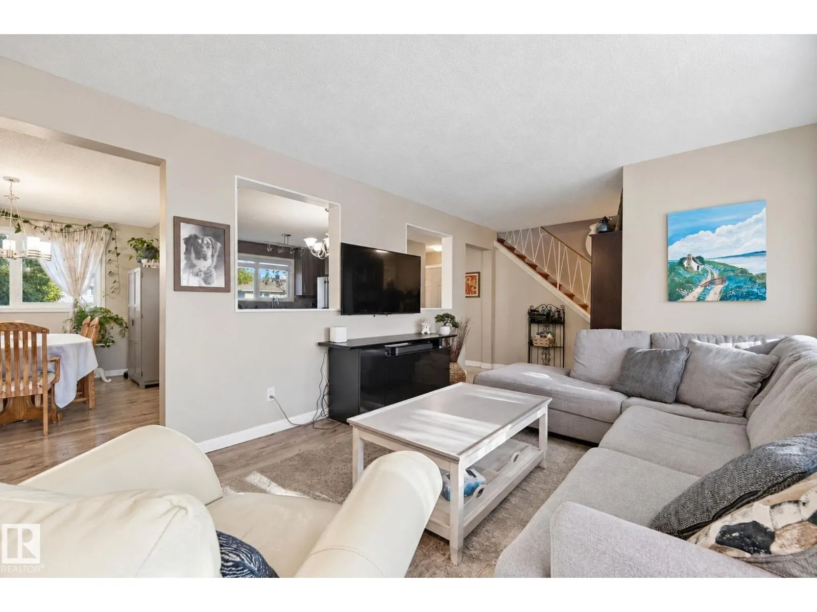 9 AKINS DR