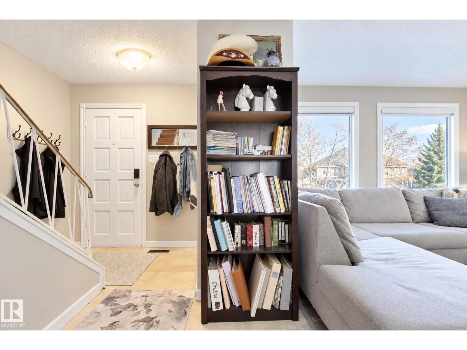 9 AKINS DR