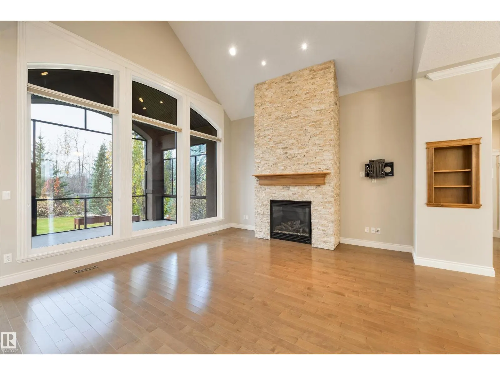 #3B 53521 RGE ROAD 272