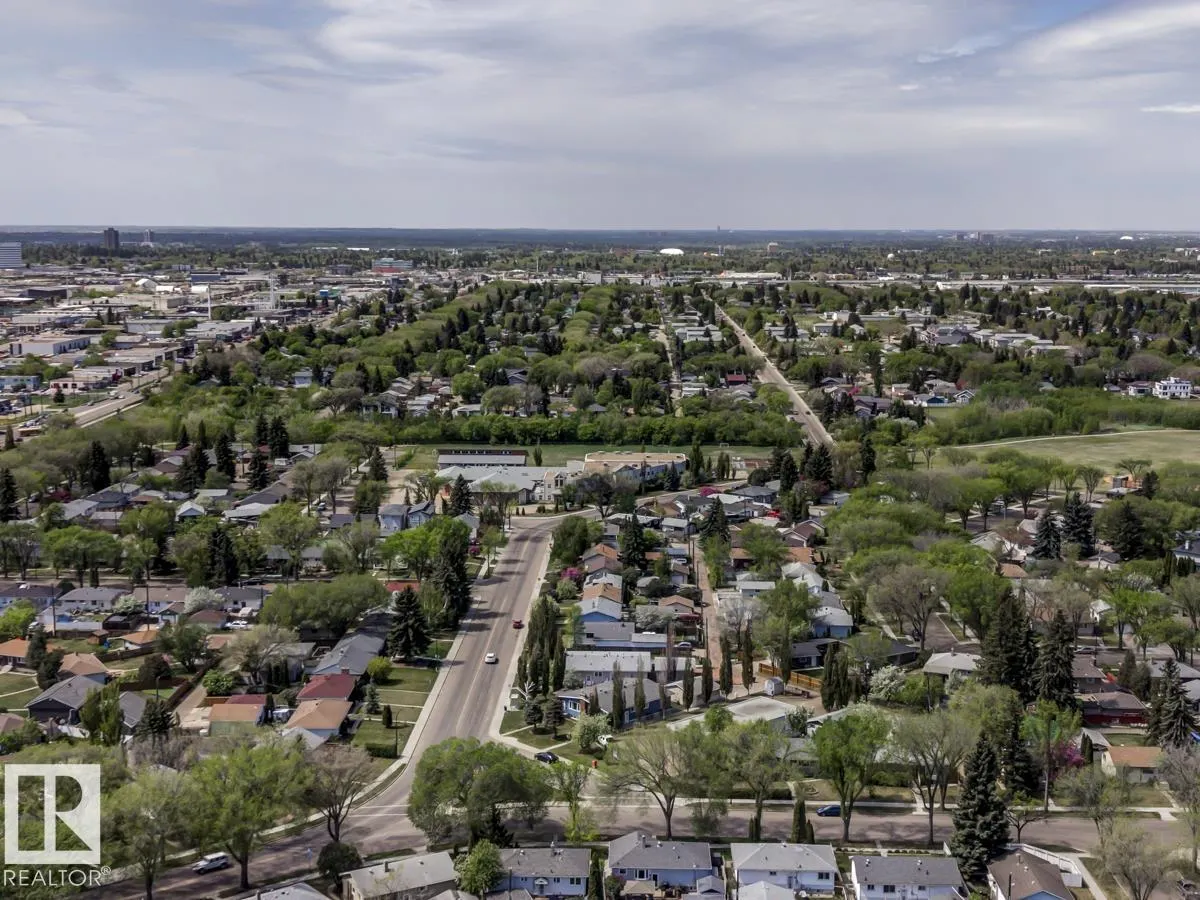 8511 64 AV NW