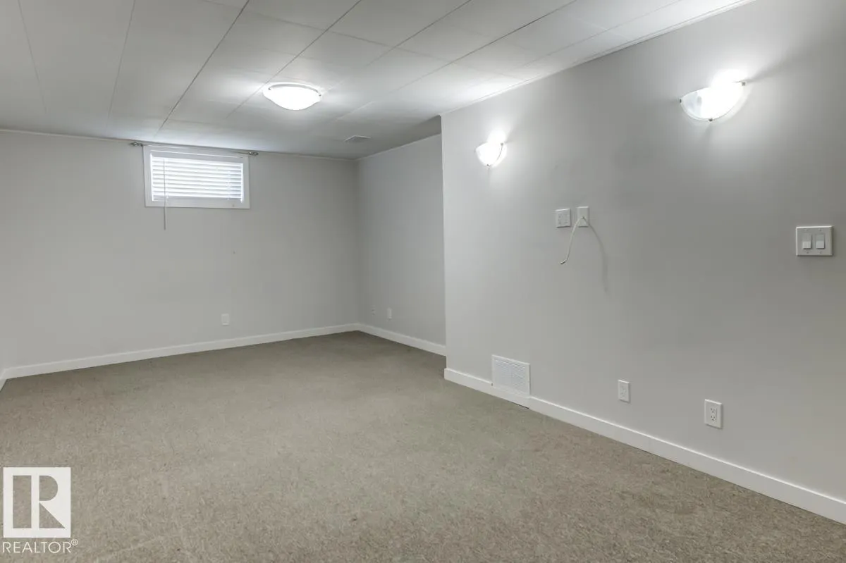8511 64 AV NW
