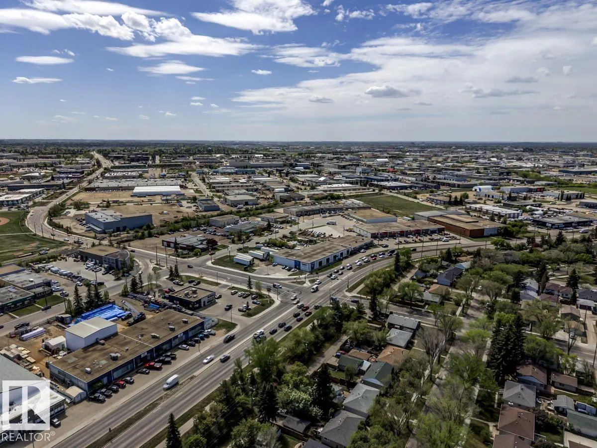 8511 64 AV NW