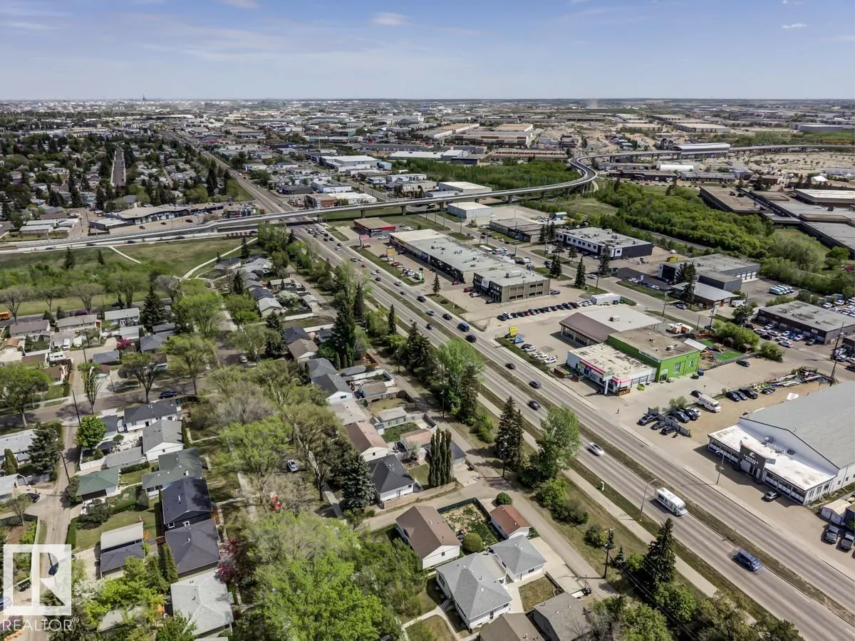 8511 64 AV NW