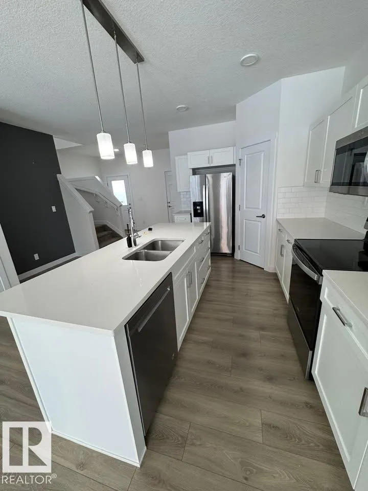 938 Daniels Loop SW