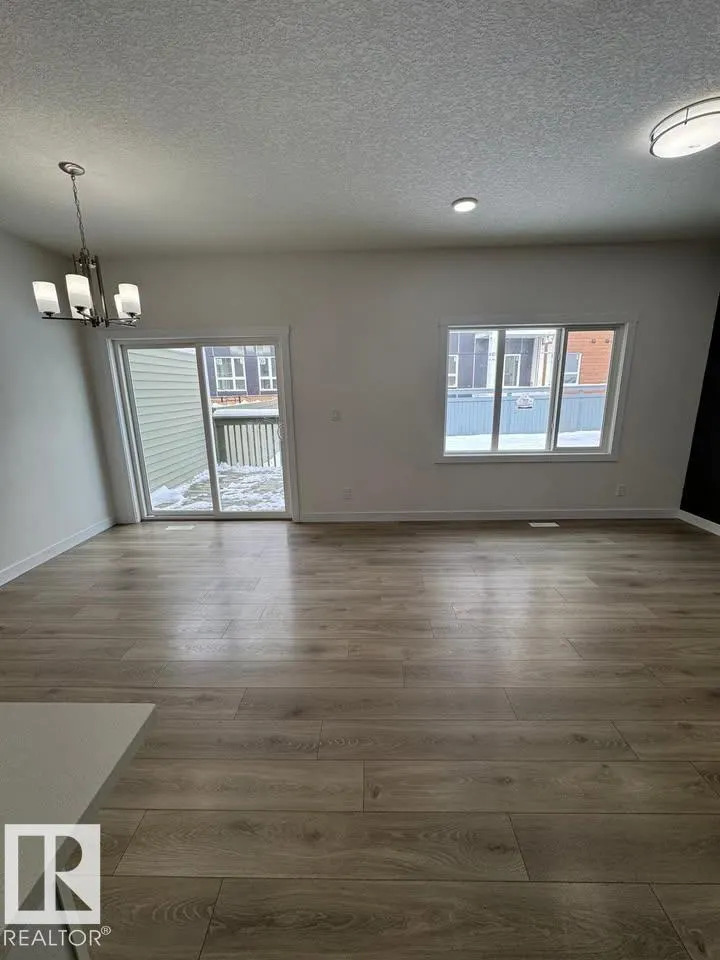 938 Daniels Loop SW