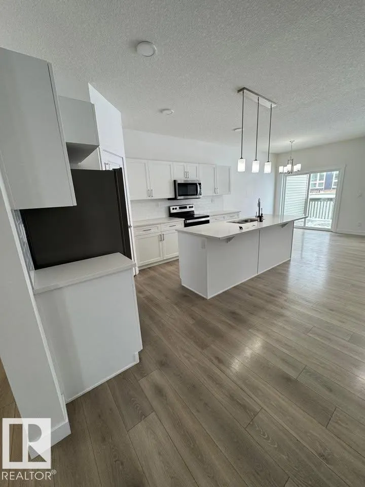 938 Daniels Loop SW